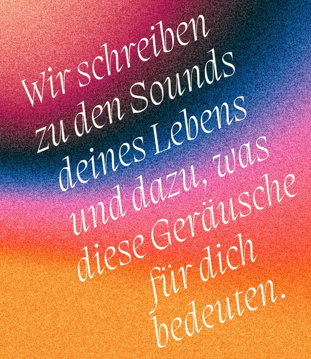 #yourlifeisamixtape NEUES PROJEKT IM ARTIK: Ein Pop-Up-Theaterprojekt für Jugendliche und junge Erwachsene in Kooperation mit @deep___show und @artikfreiburg von Sophie Wohlgemuth @mumukry und meiner Wenigkeit.
🔉🔈🔉 🔉🔉🔊🔊🔊🔊
Hast du ein Lieblingsgeräusch oder Klang? Einen Sound, der dich an eine besondere Situation erinnert und ganz viele Farben, Erinnerungen und Gefühle in dir auslöst? Etwas, dass du gar nicht in Worte fassen kannst, aber gerne teilen möchtest? Etwas, das dich sofort an einen Ort transportiert oder zu bestimmten Menschen, deinen liebsten Urlaub, deine Kindheit? Dann komm unbedingt zu NOISeSCAPE! Wir schreiben, entwickeln und produzieren dort gemeinsam eure Klanglandschaften, die wir als Sounddateien in einem Audiowalk in der Stadt ausstellen und mit der Welt teilen. Dazu treffen wir uns in 3 Camps: wir nähern uns euren Klängen über gemeinsames Schreiben (Camp 1 am 03.-05.03.!), experimentieren mit Geräuschen im Klanglabor, nehmen eure Töne und Klänge auf, die wir finden oder selbst erfinden und besuchen zusammen neue Orte oder Lieblingsräume rund ums ArTik.
📣📣📣📣📣📣📣📣📣
Es sind keine Vorkenntnisse notwendig.
Die Teilnahme ist kostenfrei.
Du kannst auch nur ein Camp besuchen, wenn du keine Zeit für alle 3 hast.
Teilnehmende: 10-12 pro Camp
🎼✍️⌨️🖊️✏️🖍️💬🎼✍️
Melde dich zu Teil 1: Schreib-Atelier an! Link in Bio 💜
Hier gibt es mehr Infos zu Sophie & mir:
Wir haben 2020 www.deep-show.de @deep___show gegründet und bieten gemeinsam Kunst- und Kulturveranstaltungen an Schulen, in Museen, im Internet und auf der Straße an.
Sophie ist außerdem ausgebildete Sängerin, Singer-Songwriterin und macht im E-Book-Verlag EECLECTIC @eeclectic_publishing digitale Bücher. Mit wohlgemuth&thöricht erarbeiten sie und junge Menschen künstlerische Positionen zu Teilhabe und Empowerment in Berlin. Sophie macht Klangkunst und Performance – zum Beispiel im Projekt #shareyourair mit #purplenoise @purplenoiseup für das sie einen Atemchor komponiert hat.
Wir werden also viel Spaß haben 🙃🫶💜 #noisescape #schreiben #klang #ton #theater #performance #freiburg #artik #atelier #kunst #kultur #für #alle