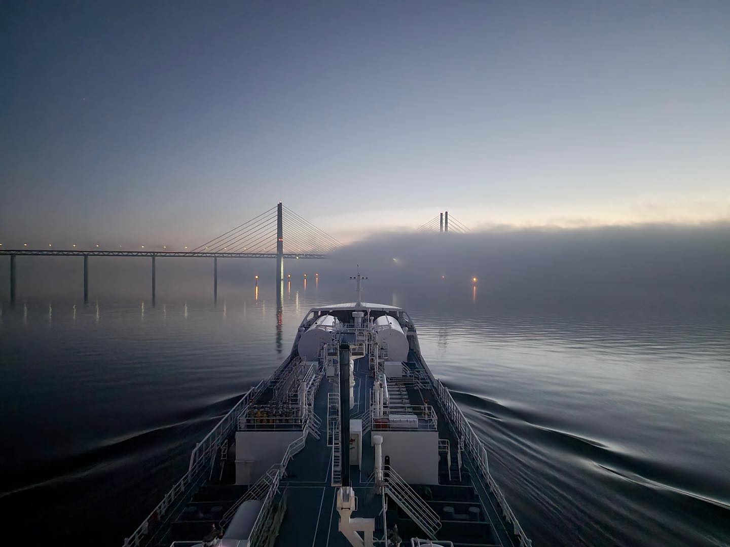 Ramelia passing the Öresund Bridge northbound in Flintrännan.
📷2/O Martin Falk