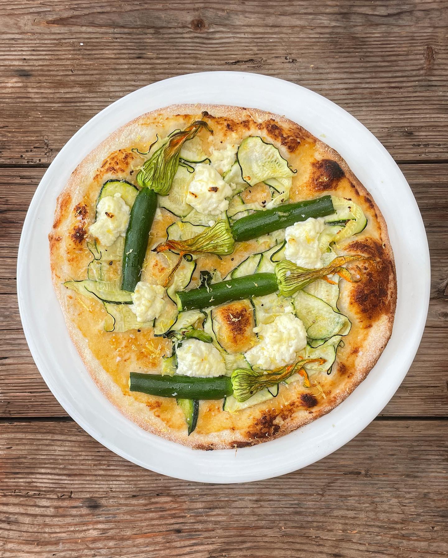New season, new pizza specials:
ZUCCHINI’S IN BIKINIS
Creamed swede, fior di latte, zucchini flowers, marinated zucchini, ricotta, lemon
FUNDAY ROAST
Roast pork, fior di latte, celeriac 2 ways, red onion, smoked scamorza, oregano, capers