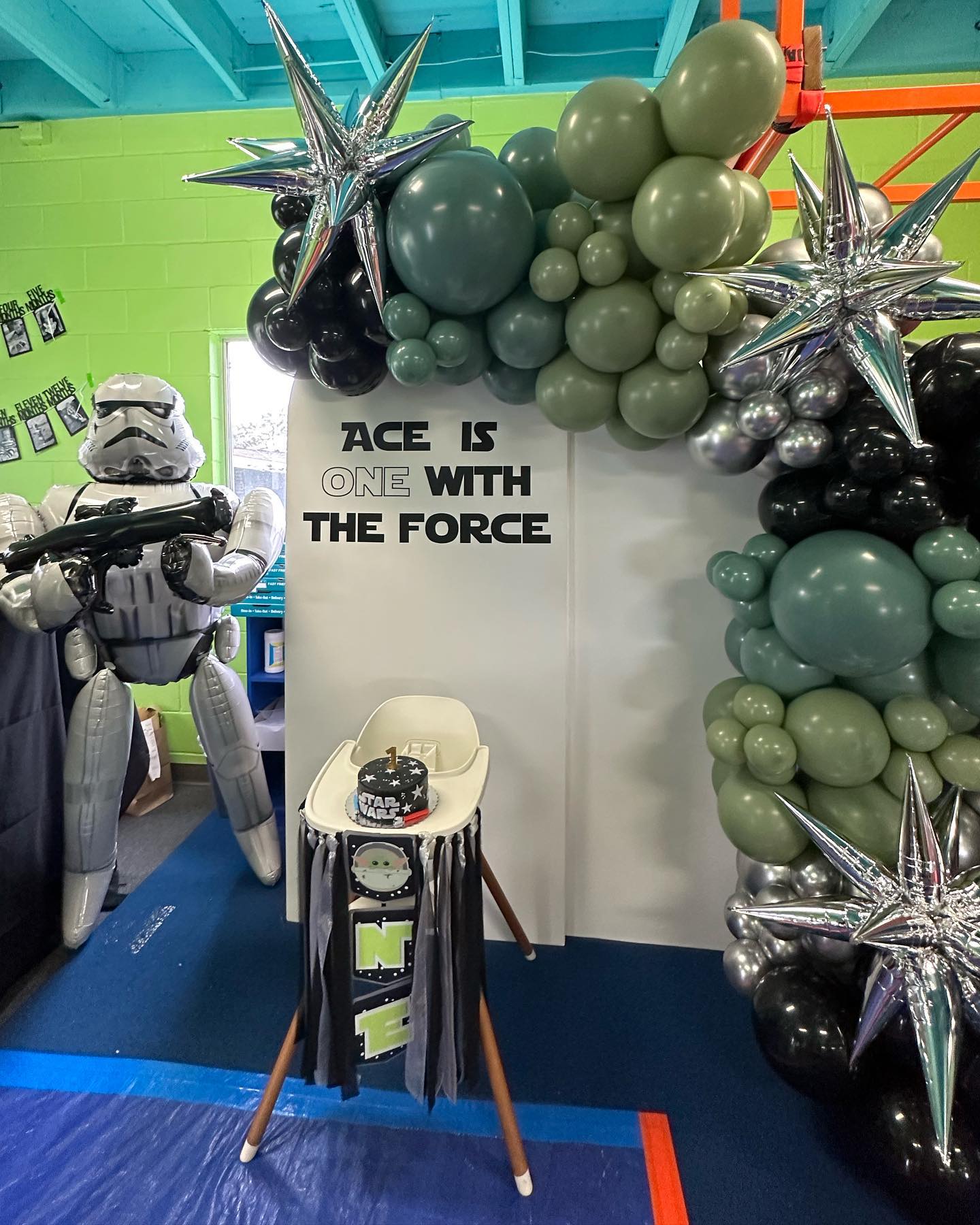 Ace Is ONE With The Force 💚✨
.
.
.
#psyoureinvited #sandiego #event #eventplanner #starwars #starwarsparty #1stbirthday