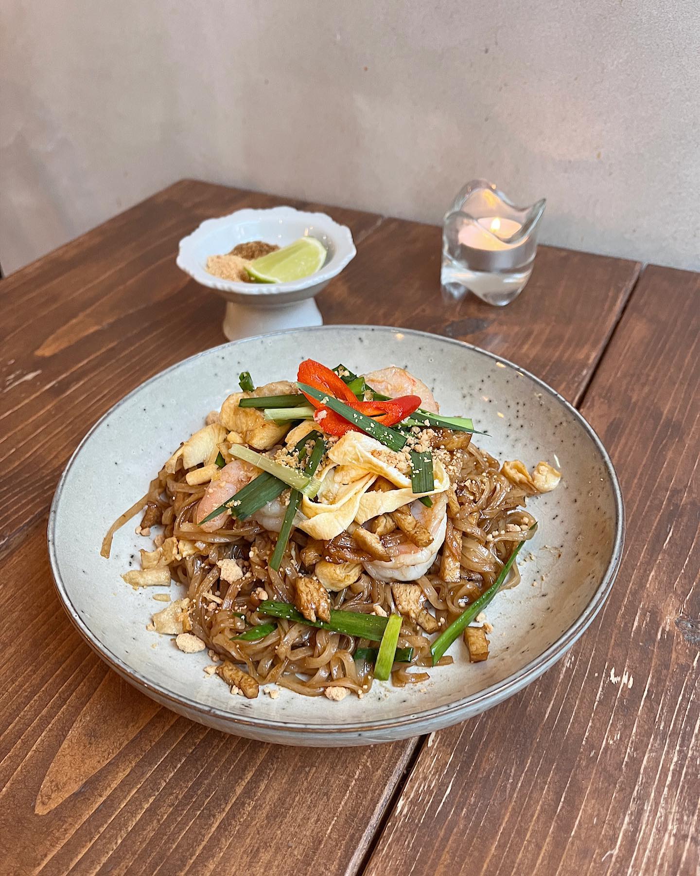 Have you tried our new Pad Thai Royal yet? โฃ
โฃ
This is one of our new dishes from the a la carte menu ๐๐ โฃ
โฃ
Welcome!