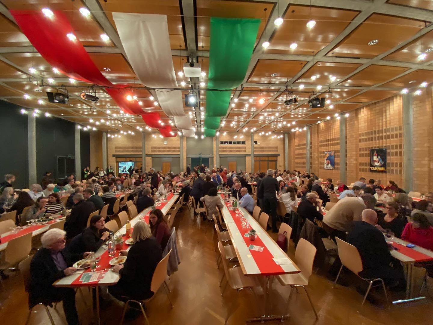 Der Saal füllt sich, bald gehts los! #jahreskonzert #walchwil #blasmusik