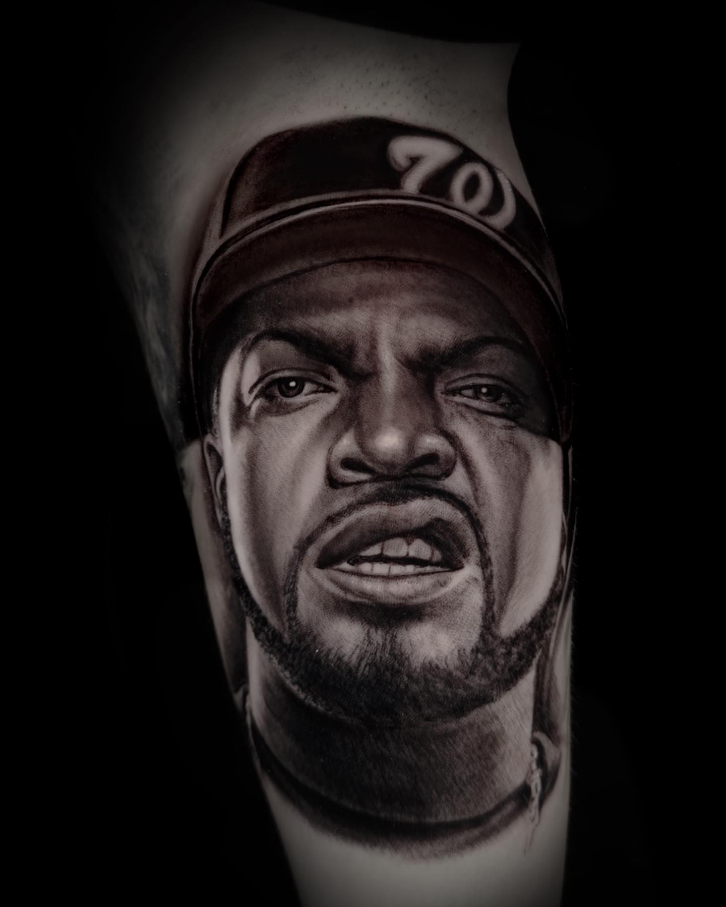Jimmy just added this awsome Ice Cube portrait to a sleeve he started a while back on a cliente! 🔥🎙️
@inkedcaro thank you for bringing us this amazing project!!🙏😁
Hope you all enjoy it!!!
⠀ #icecube #legend #realismtattoo #thebesttattooartists #inkig #tattoosleeve #toptattooartist #ink #tattoo #realism #tats #realisticink #linework #tattooartist #mtl #canadiantattooartist #raplegend #rap #montreal #quebec #nwa #hiphop
#hiphoptattoo