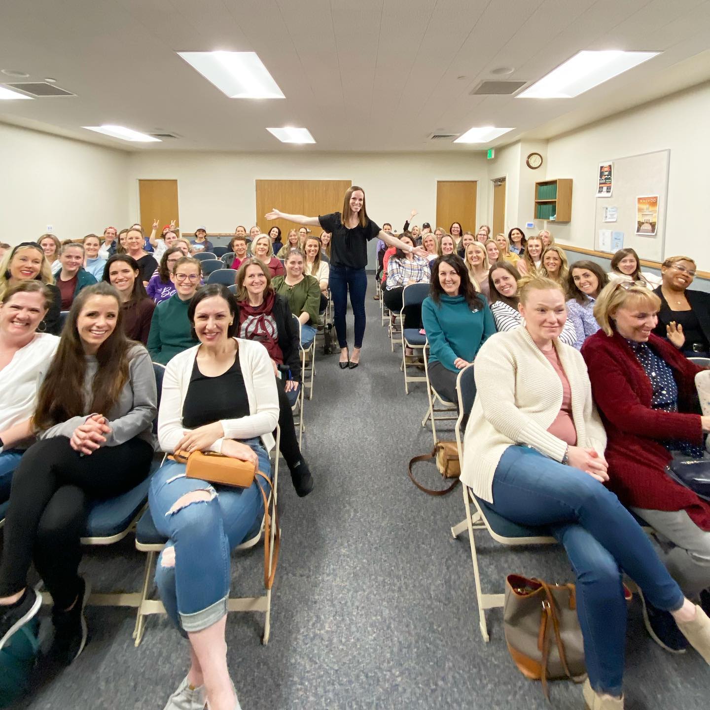 Had the best time meeting with this group of women last night! So grateful for the opportunity to share tips and tools for organizing a home, and how doing so benefits our souls. Love this work and the privilege to know and work with so many amazing women 💃🏽
Also- my last post was all of the items donated for the Ukrainian refugees 👏🏻👏🏻 They were collected and organized by other volunteers, and it was an amazing effort!
And- thank you to my cute husband for snapping this pic 📸
Have a great weekend!