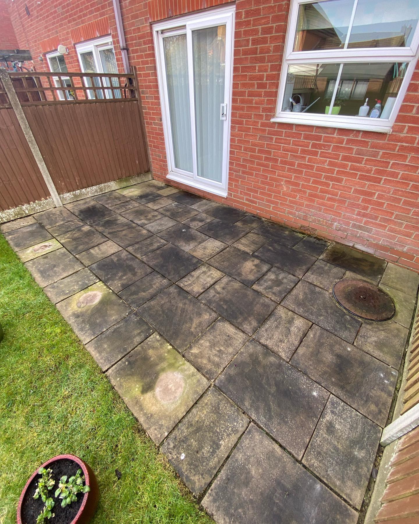 What a difference to this patio. Customer was over the moon with the final result 🤩