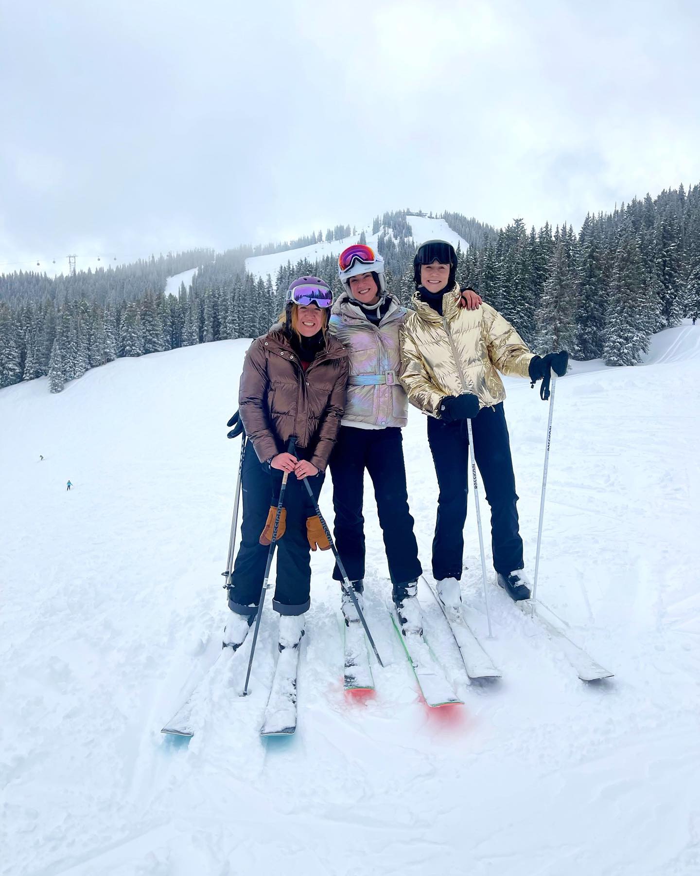 Fresh coat of snow and approximately 4 coats packed per girl to celebrate our bride @natalie.sica ❄️🤠🧥