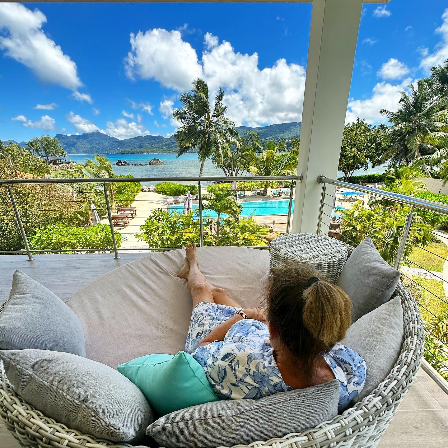 Sometimes the most productive thing you can do is relax
Come get your relaxation on at Pineapple Beach
For bookings & information please contact us on info@pineapplebeachvillas.com
Or check out our website www.pineapplebeachvillas.com
#seychelles #holiday #relax #seychellen #seychellesisland #tropical #travel