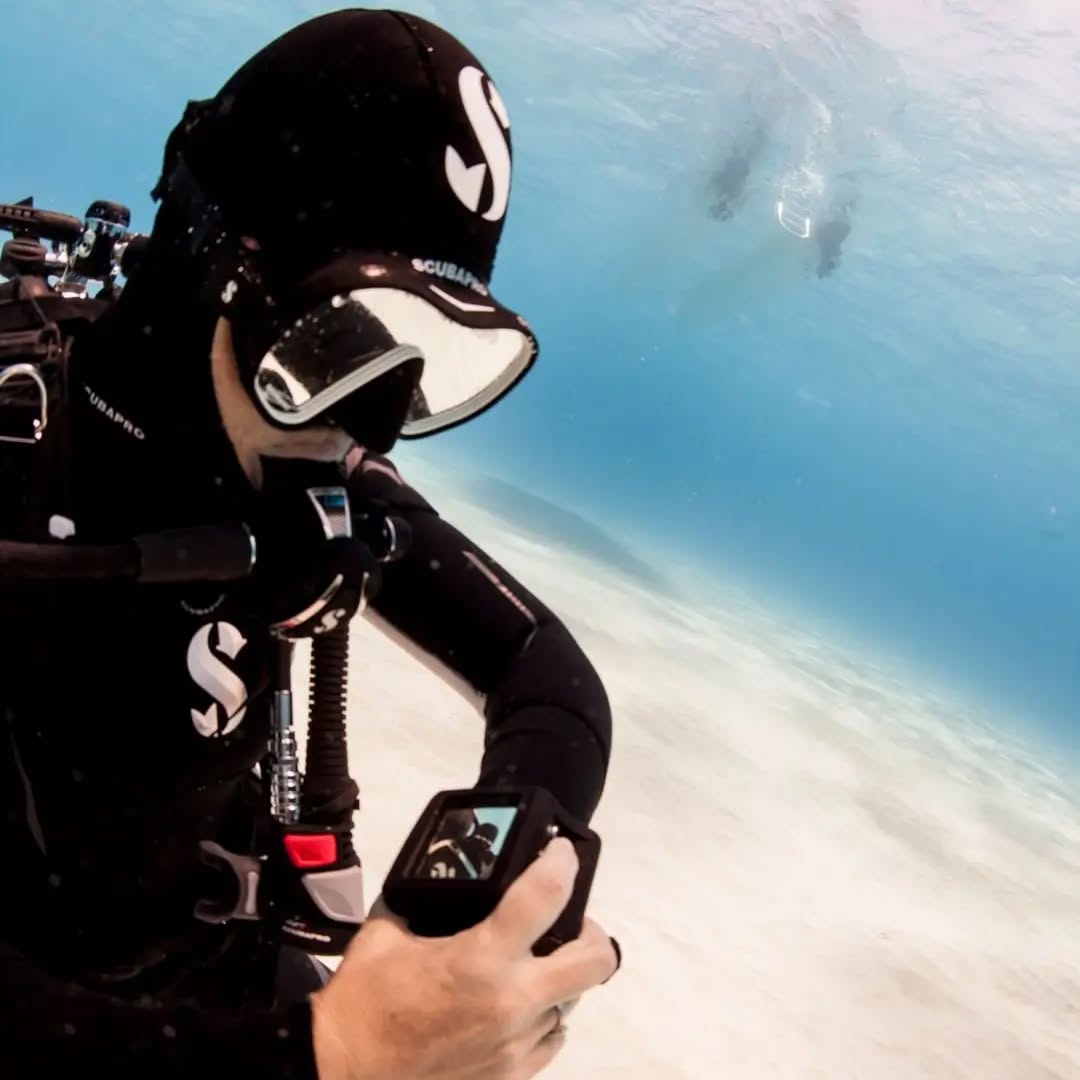 Life takes you down many paths, but the best ones lead to the beach. @scubapro
#scubadiving #scubadiver #scubagears #scubatravel
#scubatraveler #adventure #underwater #scubalife #scubapro
