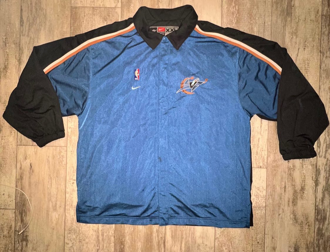 Vintage Nike Washington Wizards, Warm-Up Jacket Button Down.
#rare #vintage #washingtonwizards #nba #jordan #nbabasketball #wizards #awsumthrift #thrift #AwsumFinds #AsumShop