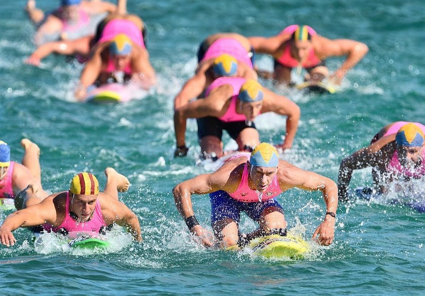 How things have changed. Scarborough Aussies ‘23. The gold star is front and centre. 15 years ago, Aussies was here with ‘Zero’ @surfersparadiseslsc competitors. So stoked, honoured and humbled to see our progress on display and to know we are on the right track to continue to grow, compete at the highest level and most importantly patrol The Gold Coasts most important beach. Go the gold stars and thanks to all at home with the red and yellow on making all this possible. 💙💛❤️