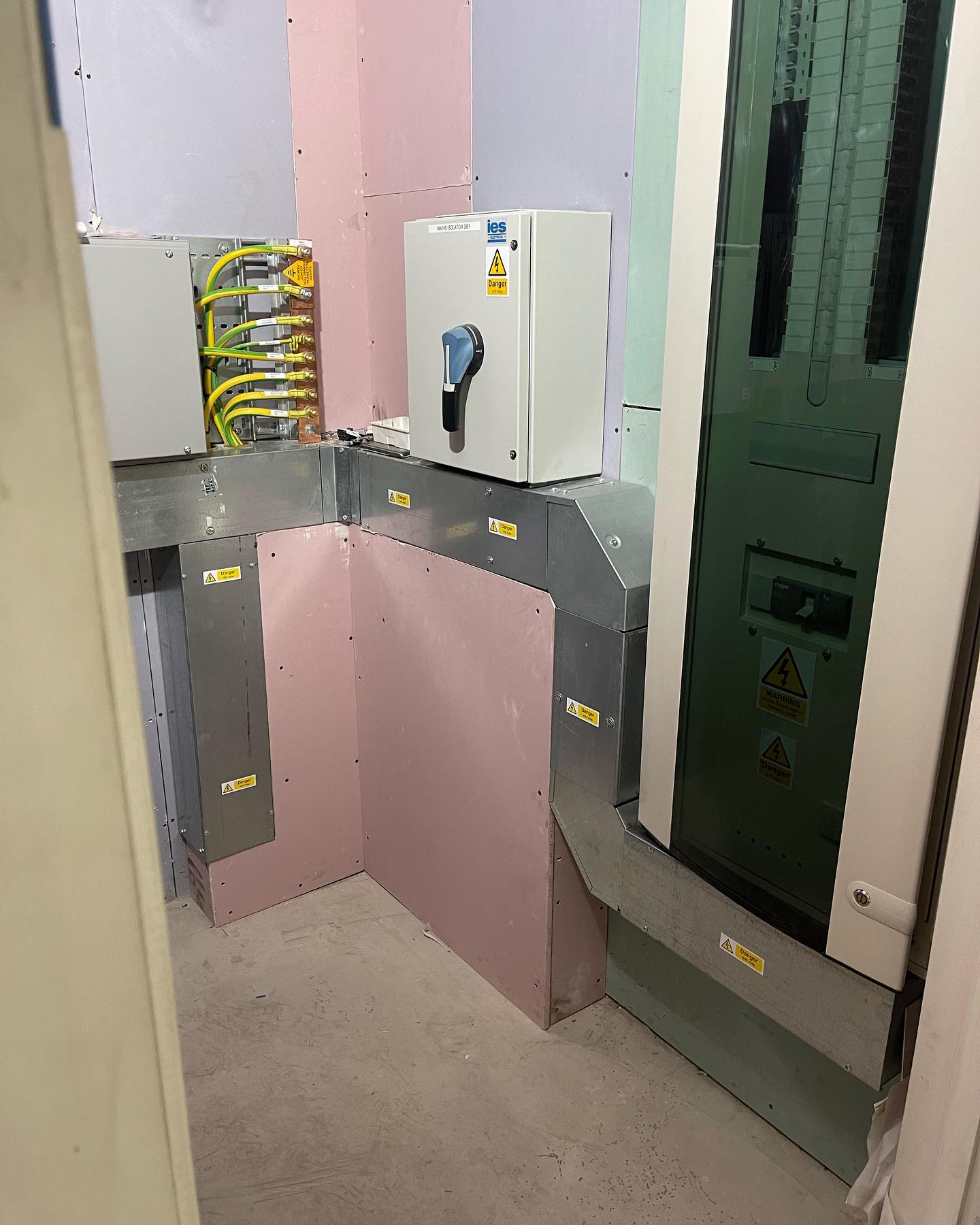 #Trizone #Electrician #Qualified