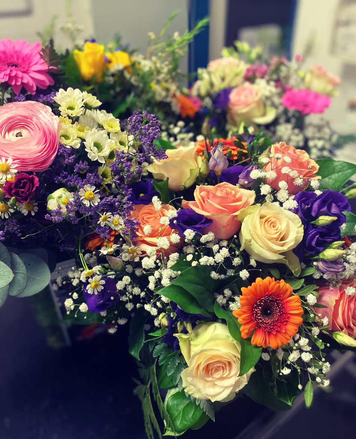 Wir haben uns letzte Woche sehr über das Meer aus Blumen gefreut, welches wir als Dankeschön von Kunden bekommen haben ❤️
Auch wenn wir nicht jedes Dankeschön posten, freuen wir uns sehr über jedes einzelne, jeden Kuchen, jede Schokolade und jede Blume 🪻💐🌻
Danke an unsere Kundinnen und Kunden für diese Wertschätzung ❤️
#tierarztpraxis
#tierarzt #tierärztin #tiermedizin #tiermedizinischefachangestellte #tollesteam #tollekunden
..pb