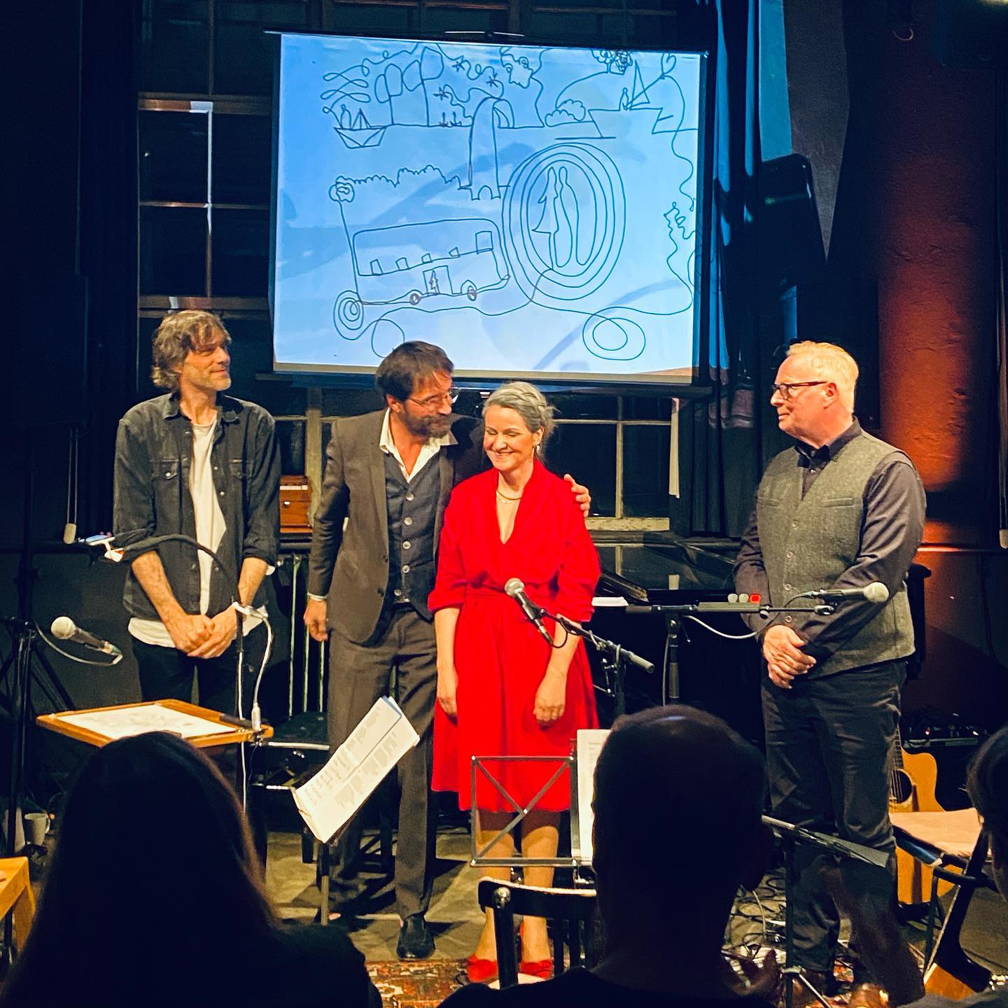 Wow 🤩- SONGCIRCLE - gestern - die 42igste Ausgabe!
Vielen Dank an unsere beiden so wunderbaren Gäste und an das tolle Publikum! 🙏
Setliste 5.4.23:
Frölein Da Capo
Älteri Teili – Frölein Da Capo
Lucy in the Sky – J. Lennon
Neighbor Song - Lake Street Dive
Me and Bobby McGee - Janis Joplin
Brendan Wade
Streets of May – Brendan Wade
Follow the Heron - Karine Polwart
Isle of Hope - Brendan Graham
The Millar of Drohan – Trad.
Hendrix Ackle
The Box - Damien Rice
My Baby just cares for Me - Kahne/Donaldson
Über sieben Brücken - Ed Swillms
Compared to what – E. McDaniels
Adrian Stern
Dancing Queen – Abba
Catch and Release – Matt Simons
Kari – Sina
The Way it is – Bruce Hornsby
Zugabe
Farbfoto – Mani Matter
@froelein_dc @brendanwadeirishfolk @hendrixackle @stanzereibaden #songcircle