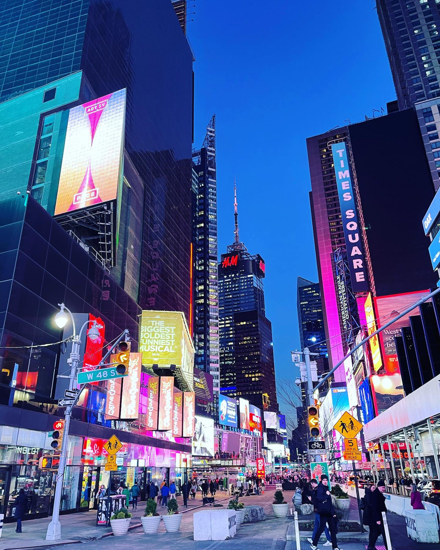 Had an amazing, surprise NYC trip with my two best men a few weeks ago! Got to see “A Beautiful Noise” and “Bad Cinderella” as well as spent way too much 💰 @harrypotterny ! It was great to be back in New York no matter how rainy and cold it got and I can’t wait to go back!
.
.
.
.
.
.
#nyc #groomsmen #travel #newyorkcity #broadway #musicals #harrypotter #timessquare #friends #rockafellercenter