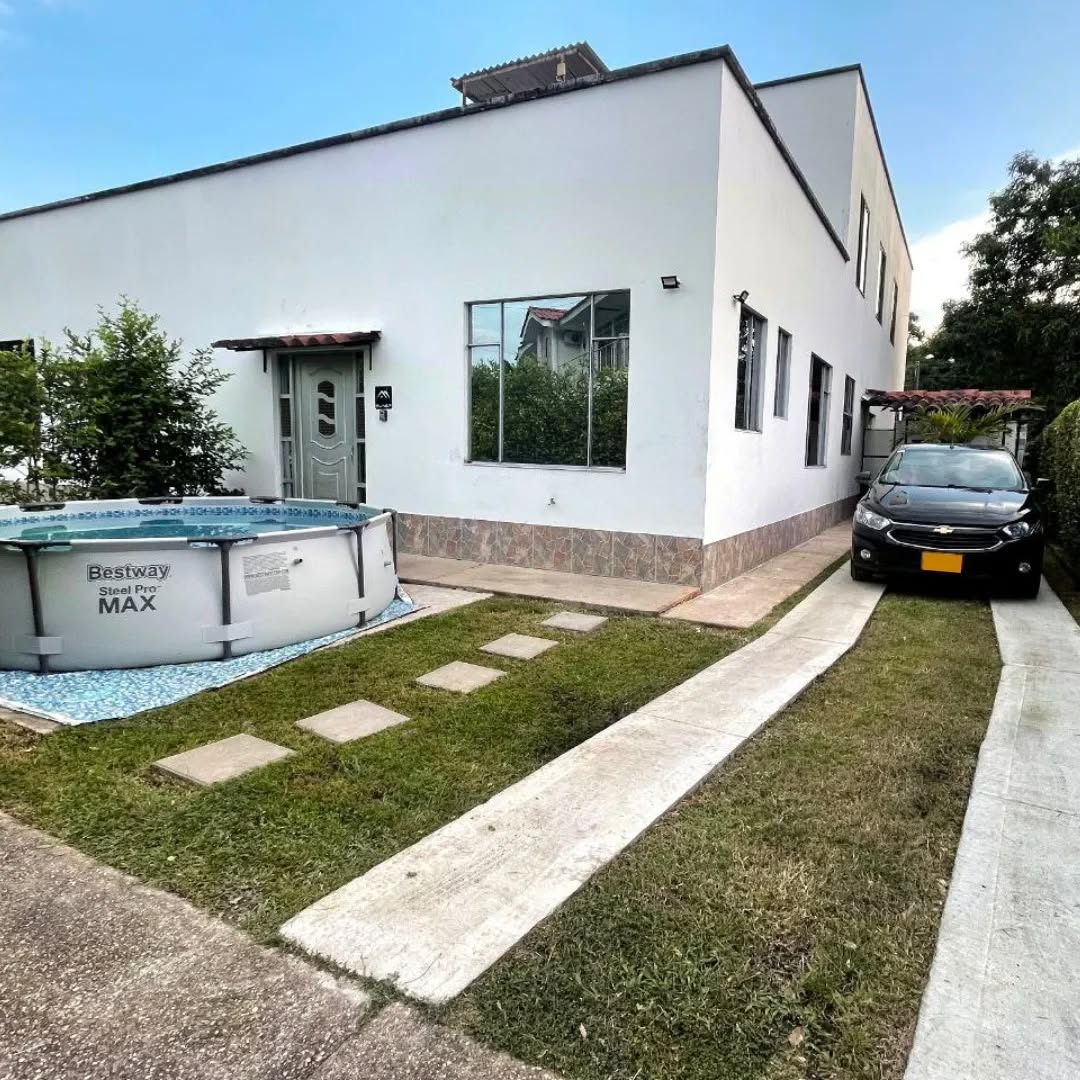 🔥Hemos estado mejorando Casa Muner Melgar.
👉Ahora en nuestra casa pequeña contamos con parqueadero para 2 carros, zona BBQ, piscina privada y espacio para 6 personas.
🥳Ven a conocer nuestra casa pequeña con piscina para alquilar en Melgar.
🏡www.casa.muner.com.co
.
#muner #casamuner #casaparaalquilar #melgar #vacacionesenmelgar