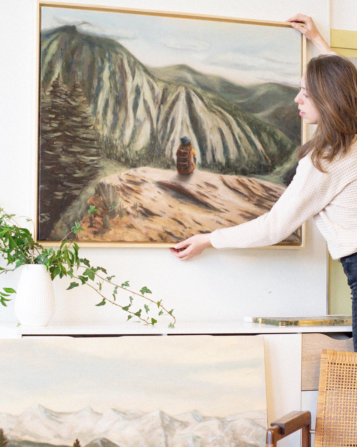 ‘Wild & Free’ - Sometimes in life I can long for that feeling of total freedom. Do you know what I mean? That feeling you have when you’re up on a mountain top, overviewing the valley and a fresh breeze touches your face. I love it! This painting is a gentle reminder to moments like that. If you feel caught up sometimes, or think that you have to do many things, even things you don’t like, I hope this painting reminds you that you have this wild and free spirit inside. I believe we all do. It’s in our truest nature 💛. Stay a bit wild my friend, and free.🌿
#naturepainting #wanderlust #wanderlusting #outdoorwomen #outdoorwoman #outdoorpainting