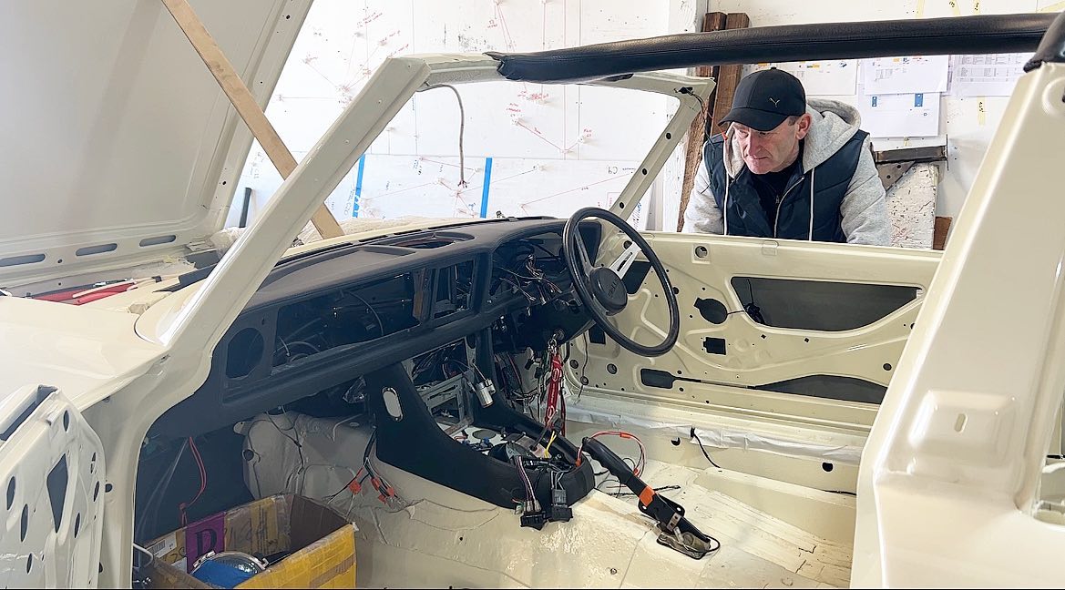 Our latest episode of the Triumph Stag drops tonight at 6pm on our YouTube channel @downatthebarns #triumphstag #triumphstagram #triumphstagownersclub #triumphstagfans #triumphstagclub #evclassic #evconversion #retroev