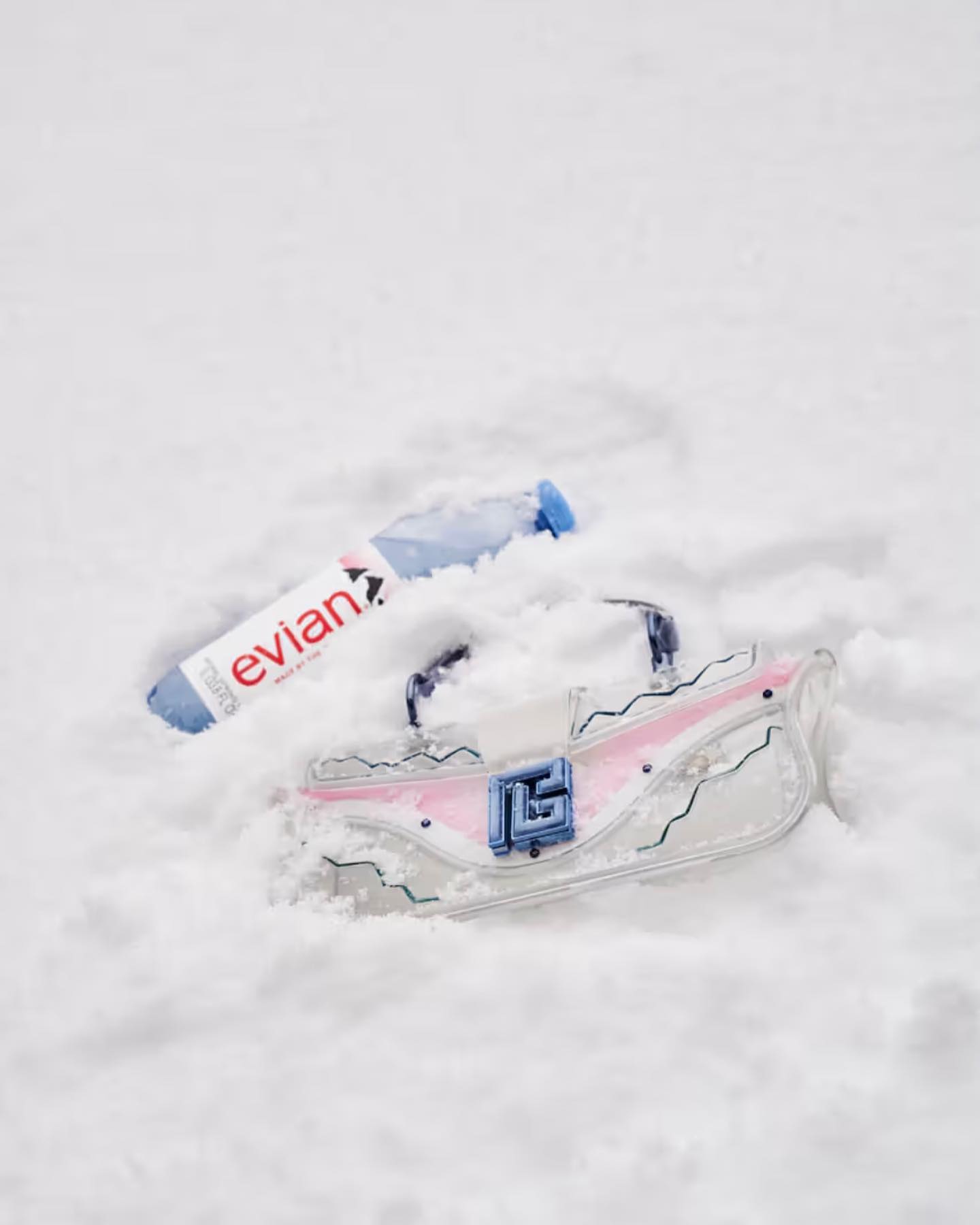 From uncertified plastic waste to luxury fashion. Thanks for the great collaboration, it was been a fun journey :) @evianwater @balmain
#recycledfashion #recycledesign #recycled #upcycling #upcyclefashion