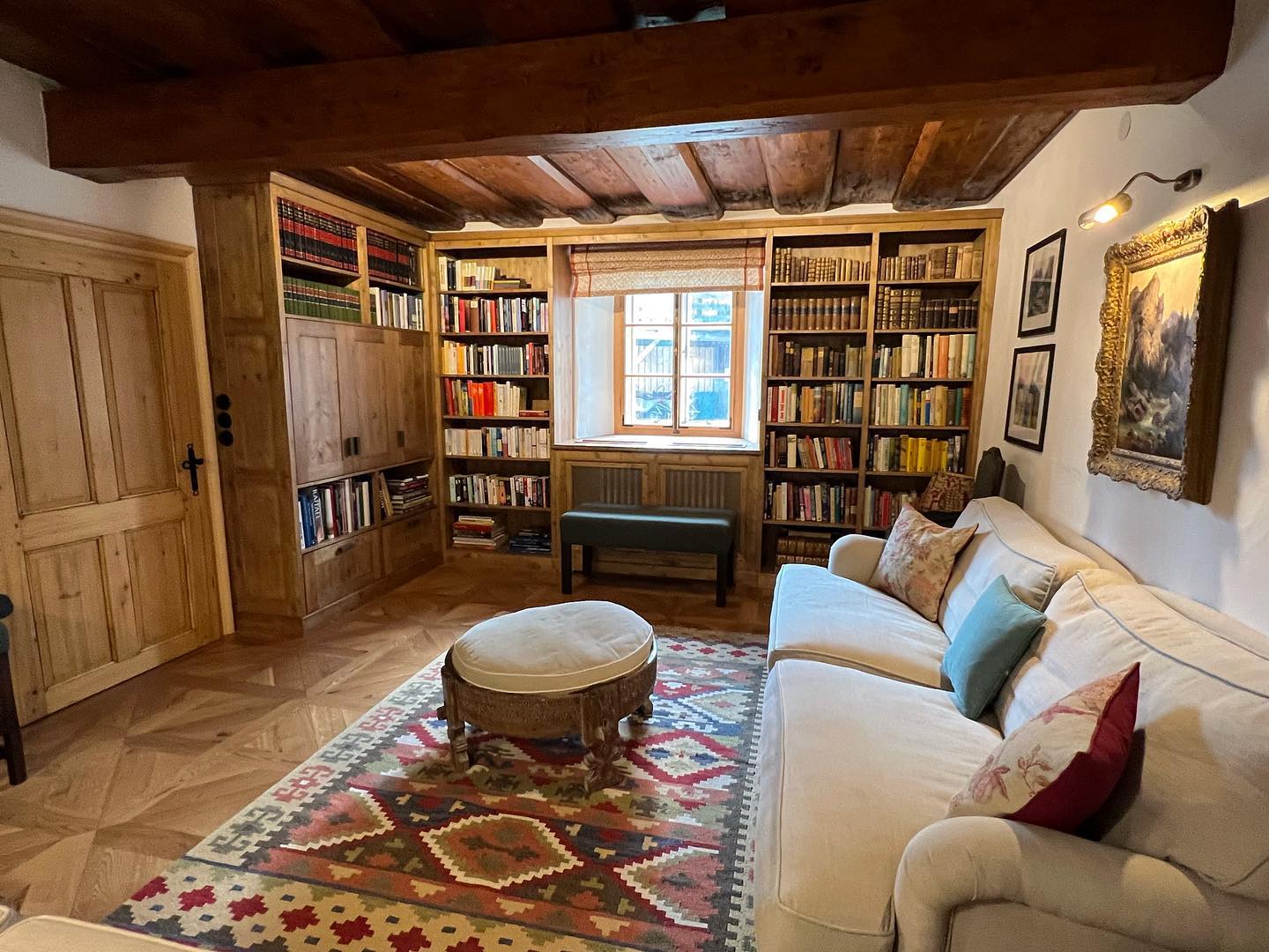 Fancy spending a drizzle 🌧️filled day in a cozy reading corner?
Regen, 🌧️, ☔️ - gemütliche Leseecke 📔gefällig?