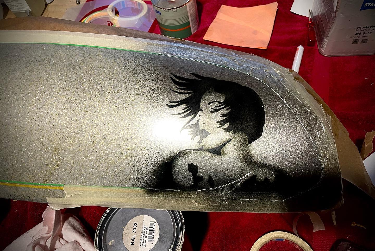 #Tanklackierung in Arbeit… #motorrad #airbrush #bike #custombike #motorcycle #lackierung #germanbikeprojekt by #robby