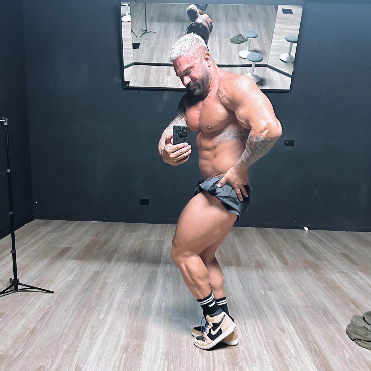 .
They say “blondes have more fun”… so thought I’d give it a whirl
👱🏽♂️