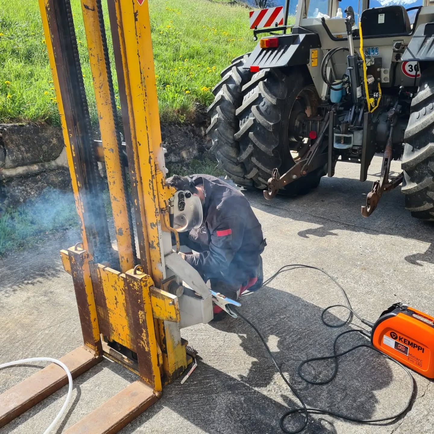 Auch Spezialanfertigungen im Landmaschienenbereich realisieren wir vor Ort🚜