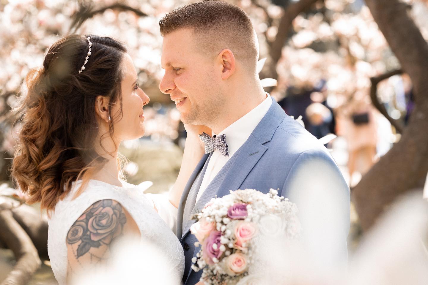 S & M 👰♀️ 🤵♂️ 💍
#hochzeit #hochzeitstag #standesamt #hochzeitskleid #hochzeitsfotografie #hochzeitsfotos #hochzeitsfotograf #couple #couplegoals #trauung #trauungszeremonie #trauungimfreien #trauungimgrünen