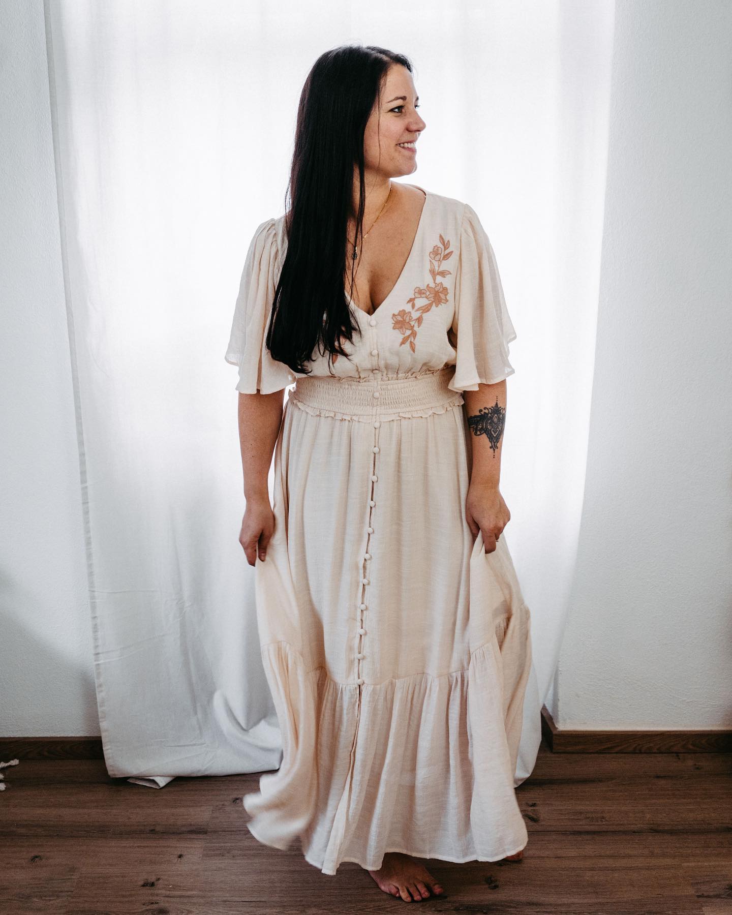 Danke fürs das schöne Foto @leoniunterkofler.fotografie 🧡
Entstanden bei unserem letzten Porträt Shooting im Studio. 😊 Falls ihr auch Bilder von euch, für euer Business oder einfach nur für euch selbst haben wollt, schreibt uns gerne. ✨ Die passenden Outfits dazu gibt’s auch zum Ausleihen.
#portrait #businessphotography #porträtfotografie #bohostyle #bohochic #bohostudio #springstyle