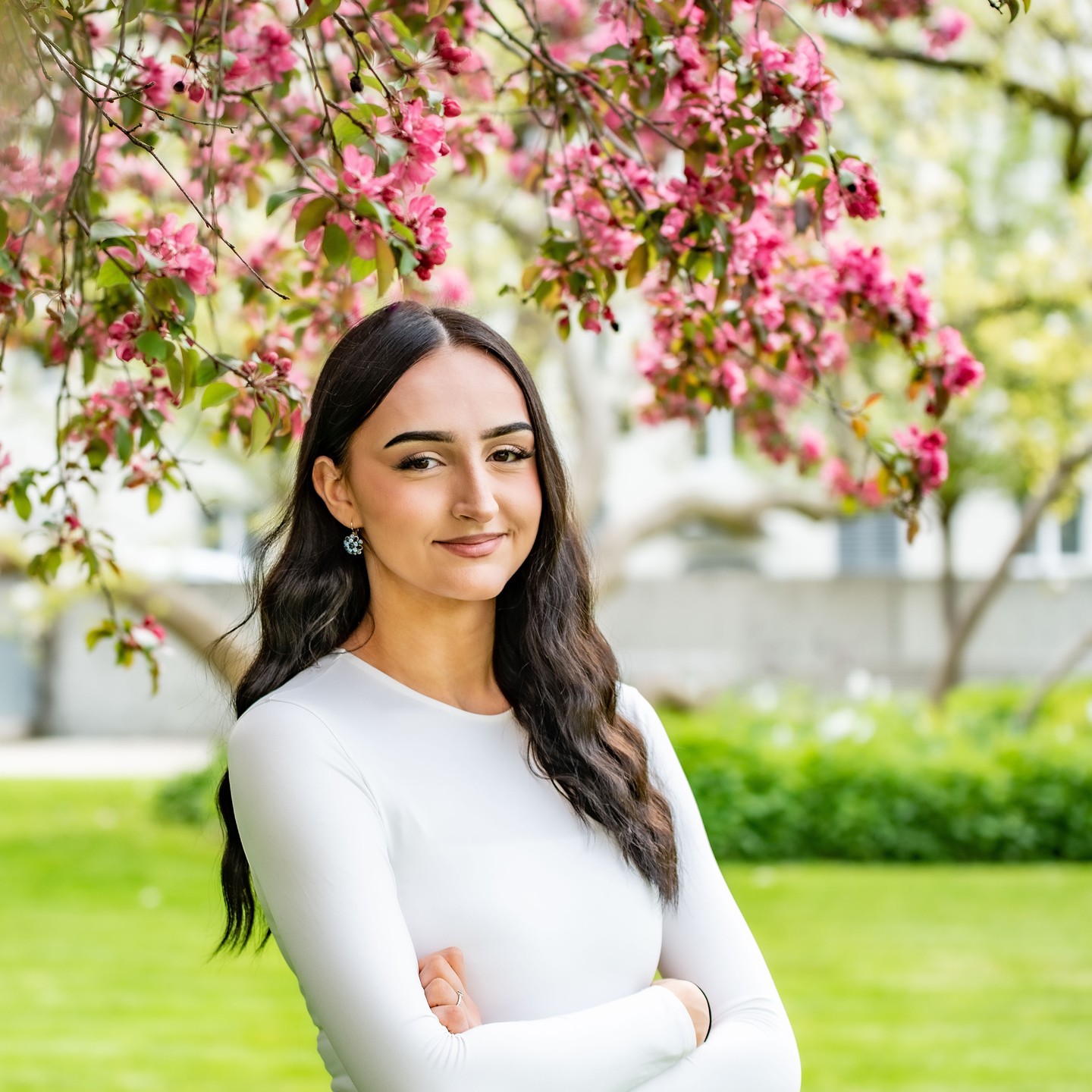 Heute durfte ich Dia auf Ihrem Weg zu Ihrer Lehrstelle fotografisch 📸 begleiten.
Es hat mir sehr viel Freude bereitet zu sehen, wie sich Dia vor meiner Linse wohlgefühlt hat.
Mit den entstandenen Bildern steht Ihr nichts mehr im Wege, um Ihre Traumlehrstelle zu finden.
Bist auch du auf Lehrstellen suche oder brauchst ein passendes Bild für dein Sozialmedia Profil?
Ich begleite dich sehr gerne fotografisch auf deinem Weg zum nächsten Step, deine Vera
#fotoshooting #portrait #job #lehrstelle #karriere #erstereindruck #selbstbewust #glücklich #selbstsicher #profilbild #fotografie #photography #work #ausbildung #erfolg #staffpic #happy #bewerbung #portraitphotography #azubi #motivation #business #portraits #lernende