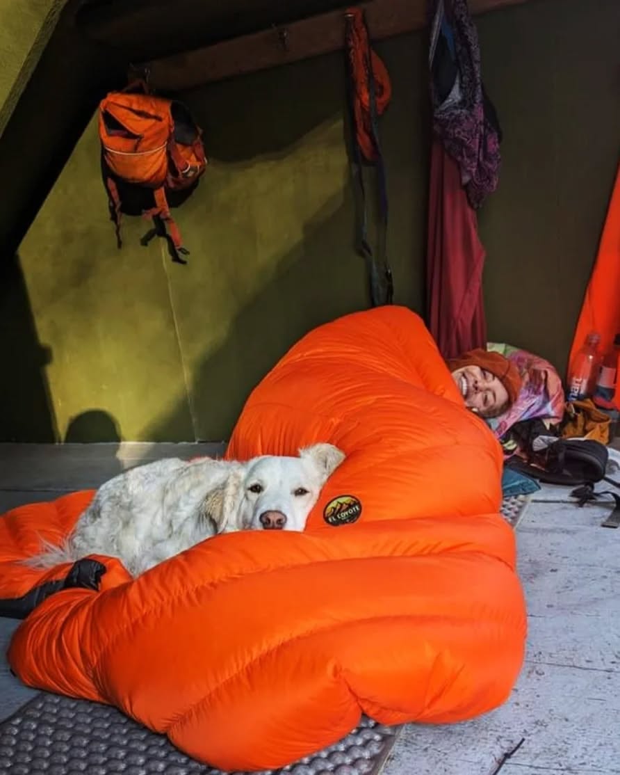 The AlphaLite keeps you and your best friend warm on trail.
Thanks @getlo19 for the great 📸
Always Handmade in USA 🇺🇸