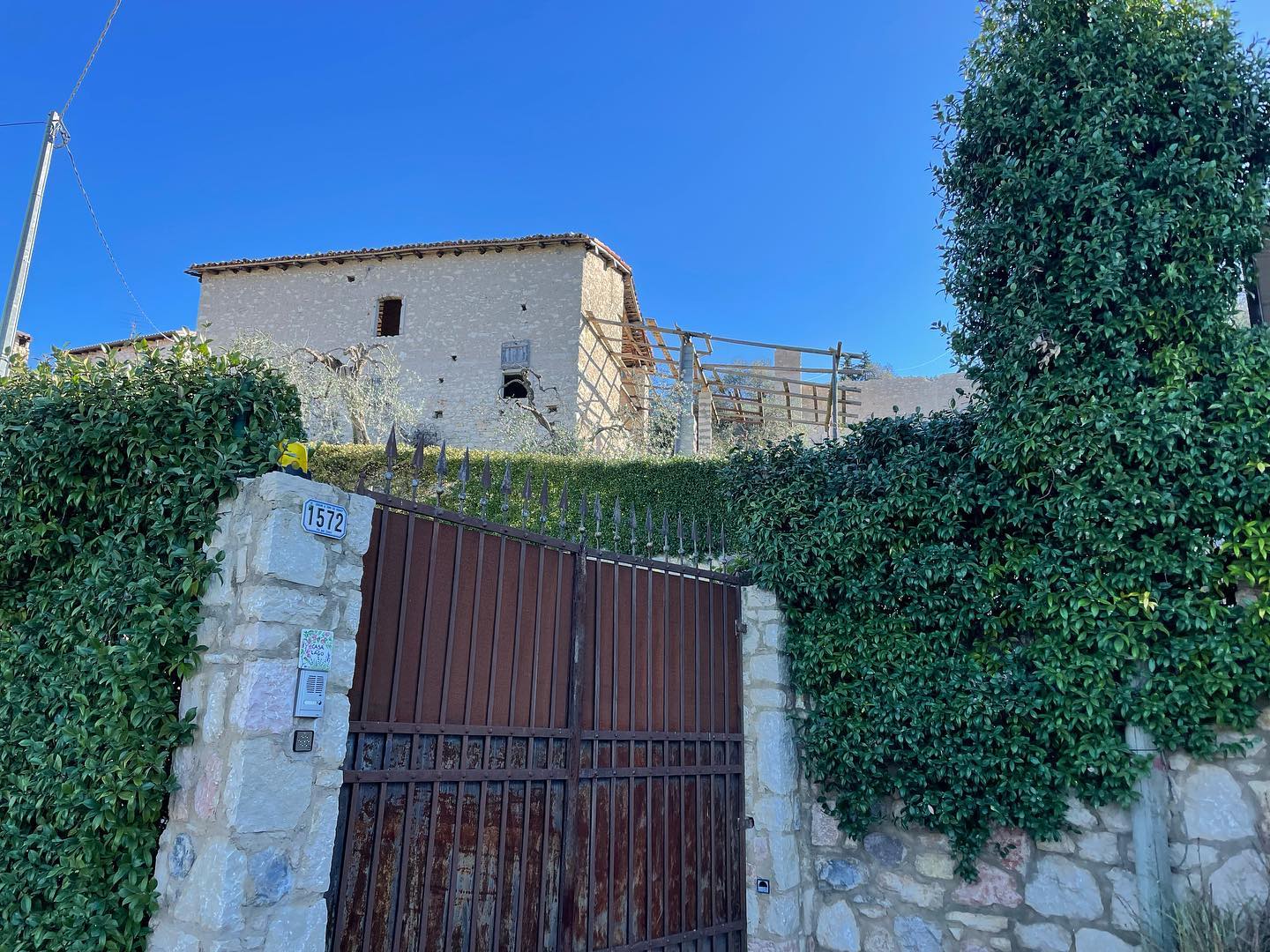 Traumhafter Blick auf den gardasee #verkauf #rustico #torridelbenaco 🇮🇹🇮🇹🏠