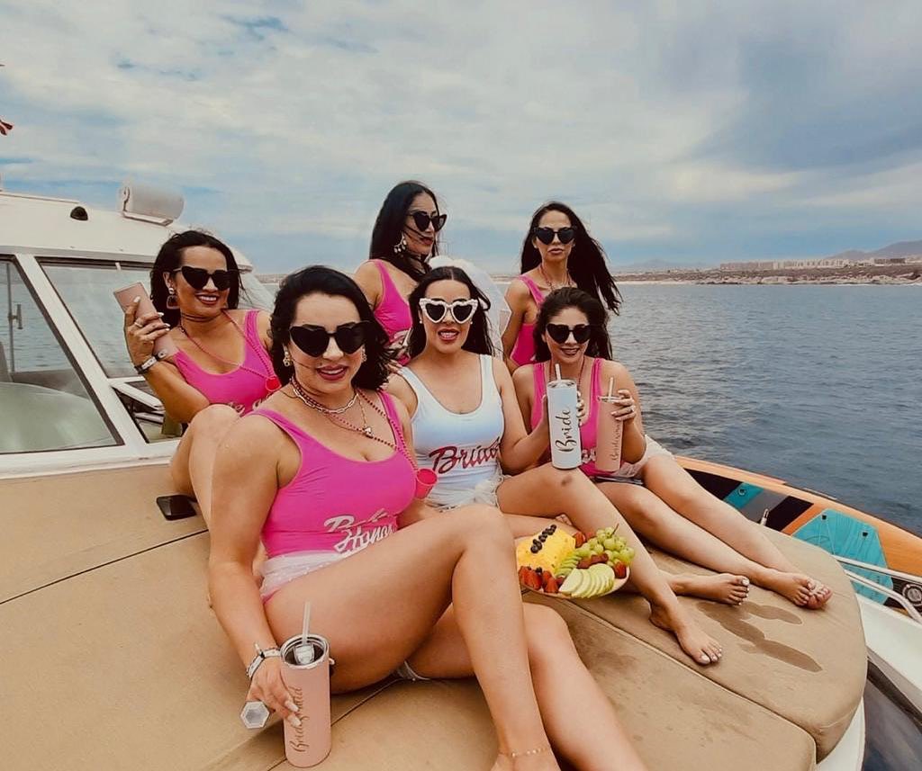 Ladies living it up on the high seas 🌊👯♀️🥂 #Cabo2VegasYacht #BacheloretteParty #GirlsTrip #cabo #yacht #yachting #yachtrental #searay #motoryacht #bachelorette #bach #bacheloretteweekend #photography #girlswholikegirls #girlsquad
DM TO BOOK THIS YACHT OR FILL OUT A CONTACT FORM ON WWW.CABO2VEGAS.COM - Link in bio 🙏🙌🛥️