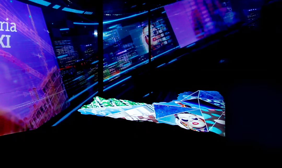 O estúdio Núcleo Zero trabalha com tecnologias para exposições e museus desde 2010. Alguns trabalhos reúnem tecnologias como: Mini mapping, Instalações multimídia, realidade aumentada e realidade virtual, sempre destacando um conteúdo expositivo rico em história, cultura, arte e tecnologia.
• Instalação Multimídia em Feira do Empreendedor SEBRAE/AL (@sebraealagoas) - 2017
Instalação Multimídia desenvolvida pela Núcleo Zero para a Feira do Empreendedor Sebrae 2017. A Sala contou parte da história do desenvolvimento econômico em Alagoas. Passado, presente e futuro, desde o ciclo da cana-de-açúcar século XVI, o ciclo do algodão do século XIX até as novas tendências da Indústria, agronegócios, comércio e serviços para o século XXI. Mais um projeto da Núcleo Zero que envolve inovação, produção de conteúdo e novas tecnologias.
• Mesa multimídia 360º para Centro de Cultura e Memória Poder Judiciário de Alagoas (@ccmtjal) - 2021
Projeto museográfico e tecnológico de interatividade com mesa 360º. Uma mesa que apresenta uma maquete em 3D do prédio, com conteúdos de projeção mapeada ativados por um terminal multimídia contando a história de fatos marcantes da Justiça em Alagoas.
Faça um passeio no Centro de Cultura e Memória em 360º, uma experiência imersiva na história da Justiça Alagoana.
https://www.nucleozero.com.br/ccmpj-al
.
#Instalaçãomultimídia #Instalaçãomultimidia #tecnologiaparamuseu #projetomuseográfico #expográfico #museográfico #tjal #ccmpjal #sebraeal #vemproccmtjal #vempromuseu #poderjudiciariodealagoas #ccmtjal #memoria #museu
.
Projetos Expositivos, Produção de Conteúdo e Tecnologia:
Estúdio Núcleo Zero