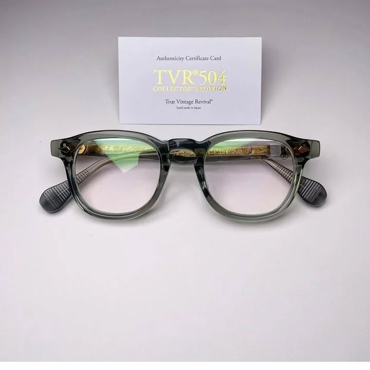 Pièce par pièce, chacune des lunettes True Vintage Revival (TVR®) est affinée avec des décennies d'expertise par des artisans sélectionnés de Sabae au Japon.
Des lunettes d'une qualité exceptionnelle à decouvrir au magasin .
#tvr#opticien#handmade#madeinjapan#quality#luxury#frame#shop#eyeglasses#spectacle#art#truevintagerevival