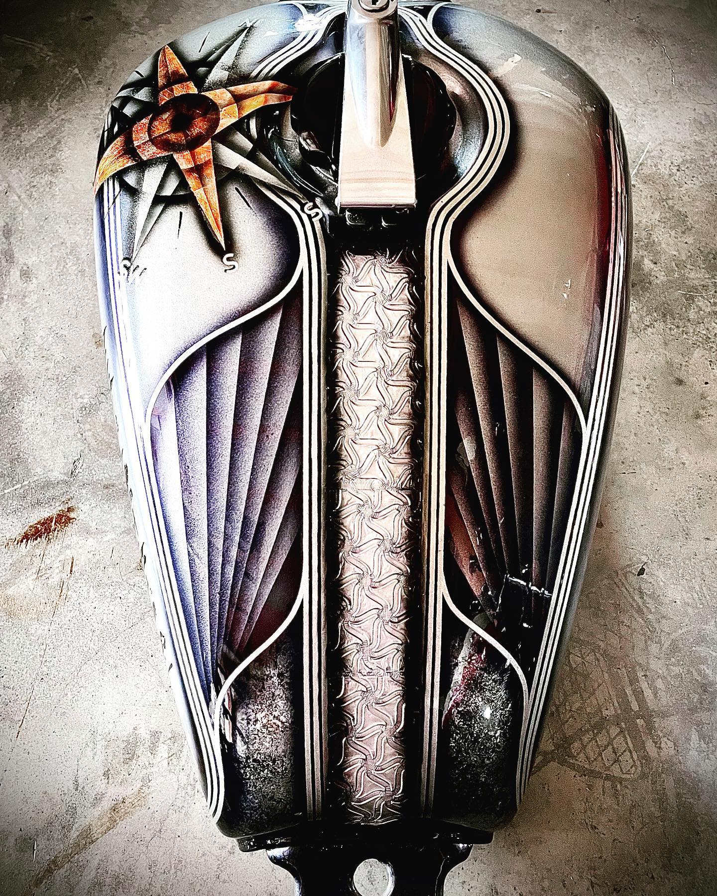 #custompaintjob mit Farben von @airbrush4you. Geniales Zeug! #custompaint #lackierung #motorradtank #motorrad #motorcycle #motorbike #germanbikeprojekt by #robby