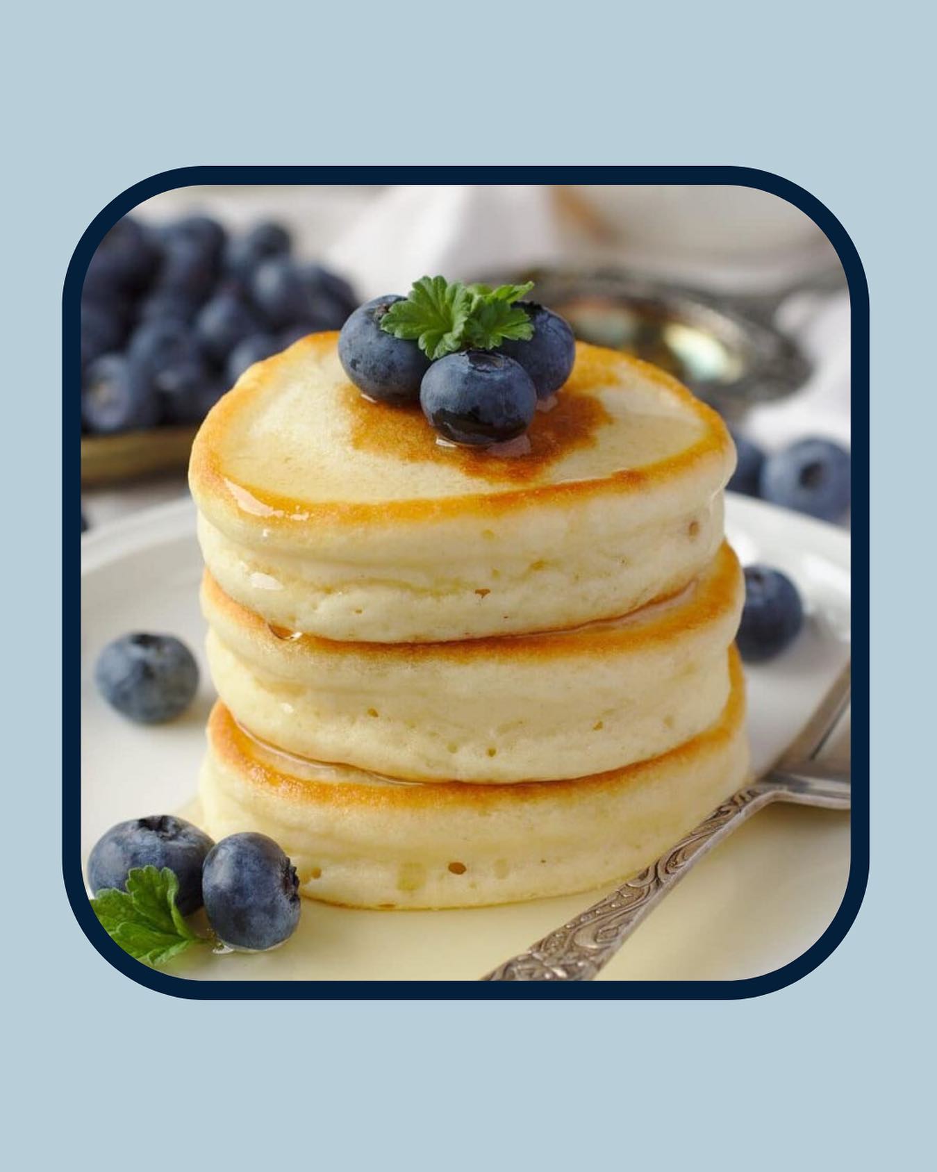 Nouvelle recette alerte ! 😍 Si vous avez envie de vous régaler avec un délicieux English breakfast, ne cherchez pas plus loin ! 🥞🇬🇧 Voici une recette simple et infaillible pour préparer des pancakes fluffy à souhait ! 😋✨
Voici les ingrédients magiques dont vous aurez besoin :
* 2 œufs 🥚
* 40g d'eau ou de lait végétal 🥛
* 200g de skyr (yaourt) 🥣
* 200g de farine 🌾
* 1 sachet de levure 🧂
* 10g de sucre de coco 🥥
Et maintenant, passons à la préparation en quelques étapes faciles :
1️⃣ Commencez par fouetter les œufs et l'eau (ou le lait) jusqu'à obtenir un mélange homogène et mousseux. 🌀
2️⃣ Ajoutez ensuite les autres ingrédients : le skyr, la farine, la levure et le sucre de coco. Mélangez le tout jusqu'à obtenir une pâte lisse et sans grumeaux. 🥣
3️⃣ Faites chauffer une poêle antiadhésive à feu moyen et versez-y de petites quantités de pâte. Laissez cuire pendant environ 2 minutes de chaque côté, jusqu'à ce que les pancakes soient joliment dorés. 🍳
4️⃣ Servez vos pancakes avec une belle touche gourmande : du sirop d'érable, des fruits frais ou même une généreuse cuillerée de crème chantilly. Faites-vous plaisir, vous le méritez ! 😍🍁
Alors, qu'attendez-vous pour vous régaler avec ces petites merveilles ? 🤤 N'hésitez pas à partager vos créations en utilisant le hashtag #FluffyPancakes, et n'oubliez pas de me taguer pour que je puisse voir vos délices matinaux ! 📸✨
Bon appétit à tous et à toutes ! 🥞❤️ #EnglishBreakfastDelight #RecetteFacile #PancakeLover #GourmandiseMatinale #DéliceDuRéveil #PetitDejGourmand
#englishbreakfast #bleuberry #healthyfood #yummy #yummyfood