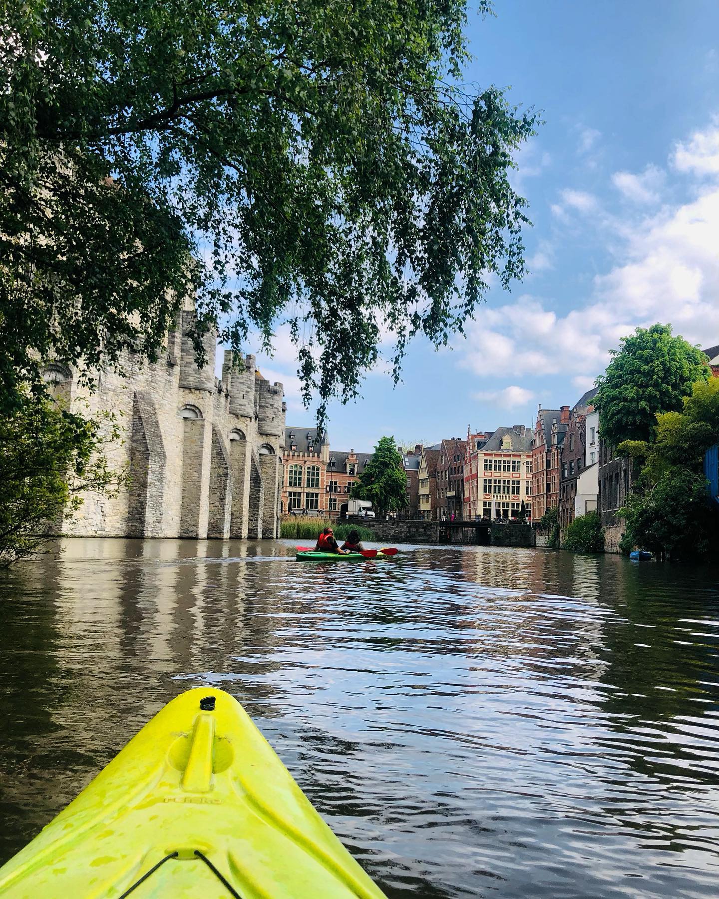 You will see a beautiful part of the Gravensteen by kayak #gravensteen #summer #kajak #visitgent #belgium
