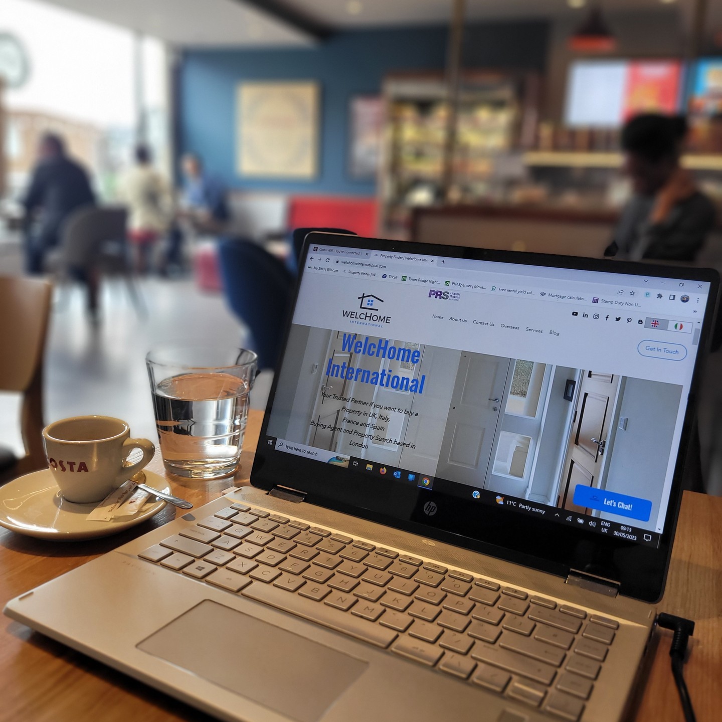 Working from #costacoffee in #forresthill waiting for a second viewing with a #client #london #propertyfinder #searchagent #welchomeinternational