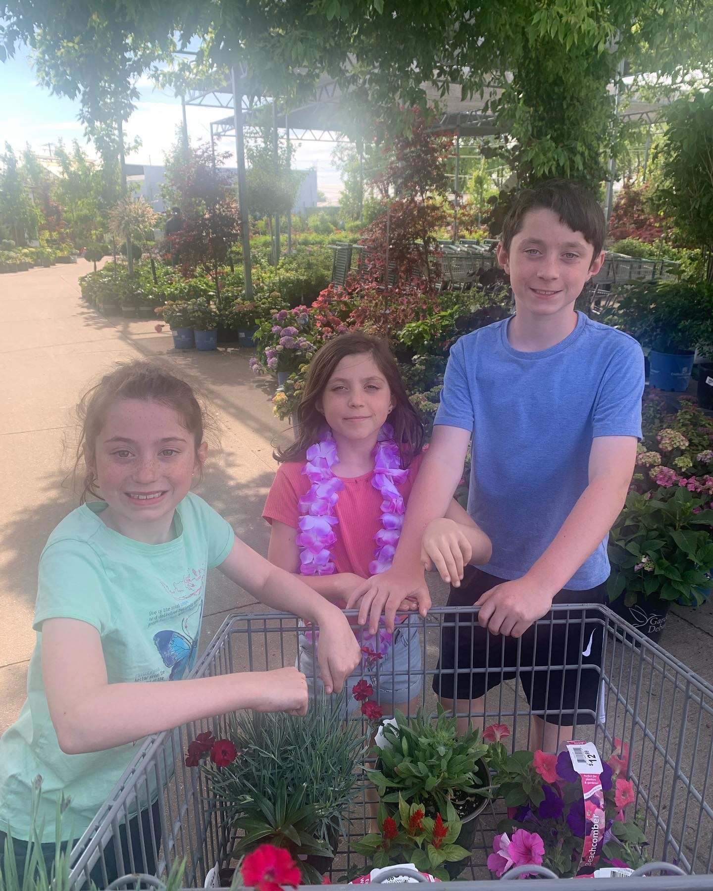 Looking back on a full and fun weekend of faves #family #friends #flowerplanting #fun #frisbee #orangecrushfloats 🤔 And not pictured #firstpooldayofsummer 😎yay!