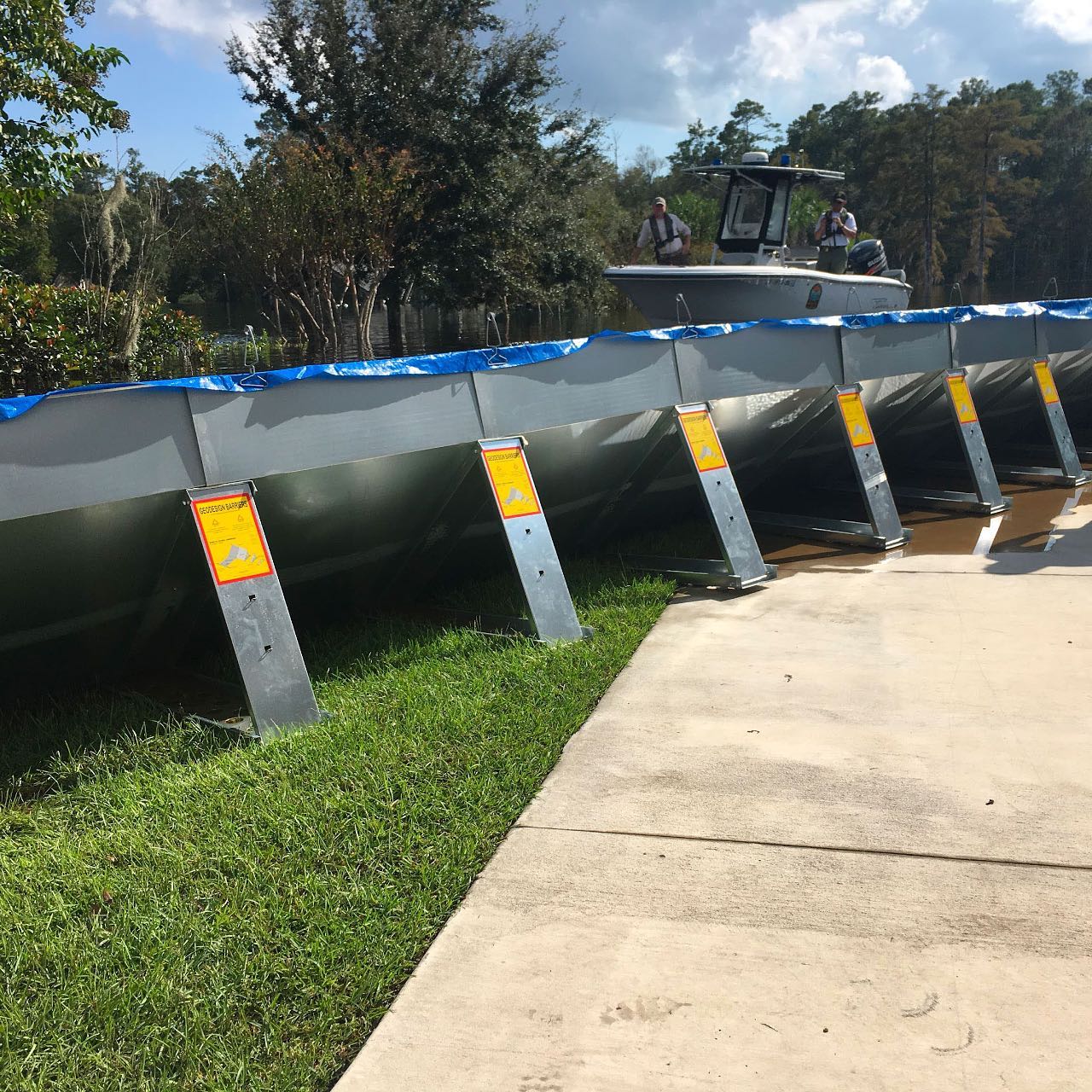 ✅Neues Produkt: Geodesign Barriers INDUSTRIAL! 🔧
Schnell, leicht, robust und bereit für den Einsatz! Unsere Geodesign Flood Barriers sind die Lösung gegen Überschwemmungen. Kein Füllmaterial, keine Vorinstallationen oder Werkzeuge erforderlich – einfach aufstellen und schützen.
✔️ Schnell & einfach zu installieren
✔️ Optimal lagerbar und transportierbar
✔️ Robust und langlebig
Sei vorbereitet und schütze dein Eigentum. Kontaktiere uns noch heute!
#VogtTools #Flutschutz #GeodesignBarriers #Überschwemmungsschutz #Hochwasserschutz #Sicherheit #Robust #Langlebig #EinfachZuInstallieren #Erfahrung #FloodRescue #Vorbereitung #FloodProtection #Zuverlässig #feuerwehr #disasterprotection #armee #firefighter