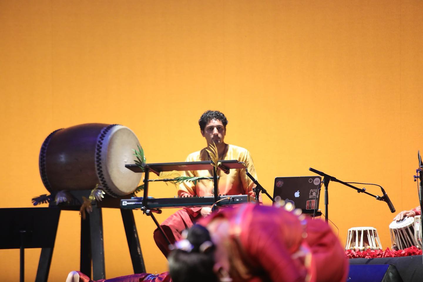 Some more amazing photos from Arpana’s 40th anniversary performance, featuring two original pieces. Thanks to all the musicians for bringing this music to life with their creative energy and to the dancers for translating it into such beautiful movements and choreography! This performance featured the first ever collab with my mom, AND the first performance from my dad and brother!! It feels incredible to see my passion, culture, and home community coming together so beautifully. #composer #music #dance #indiannclassicalmusic #family #taiko #keyboardist #fullcircle