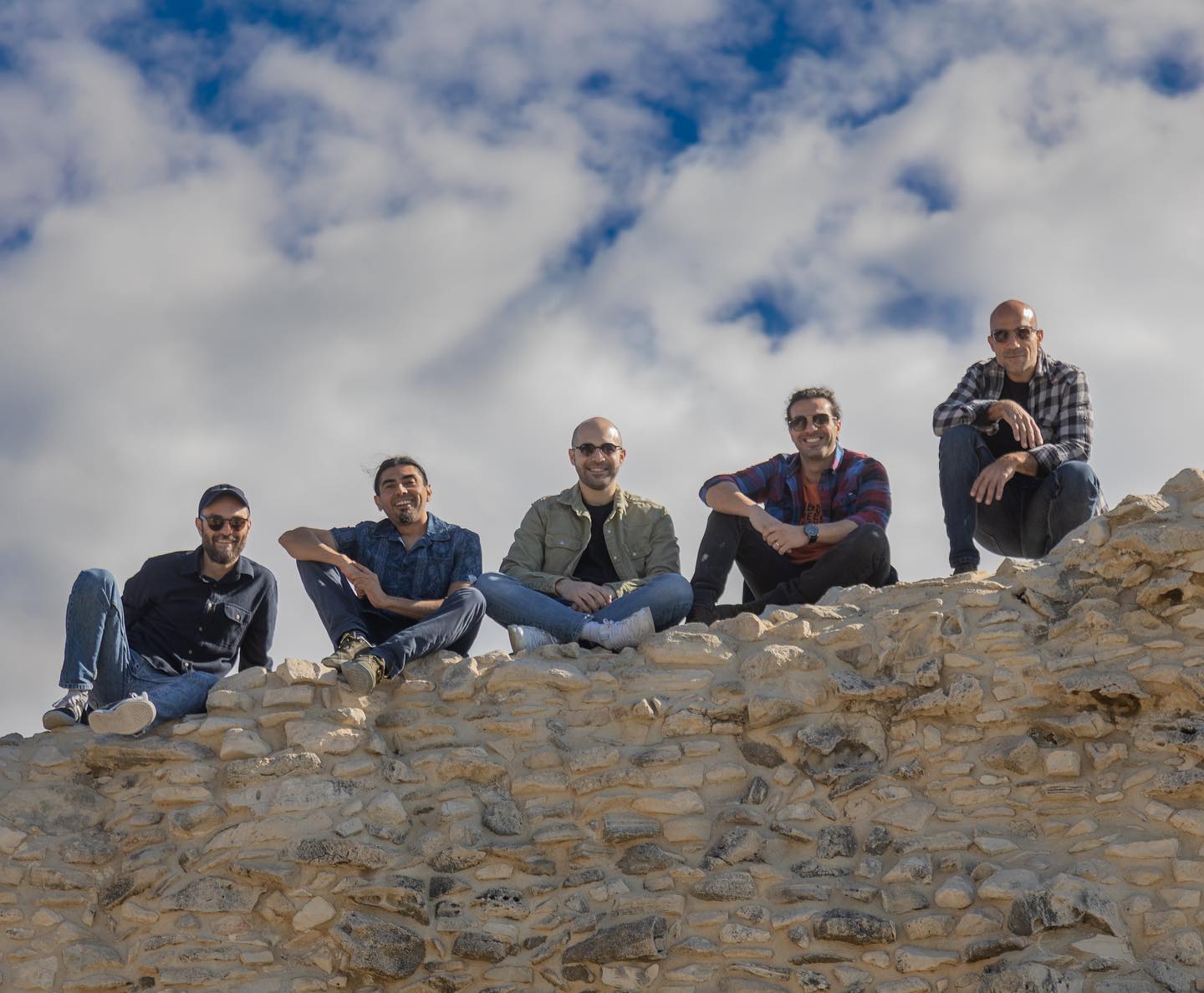 Mr.Wilson is back to Funk you up with some refreshing summer vibes on Wednesday the 14th @masonbar.limassol at 20:30, Dm us for your Reservation .
#reggae #funk #summer #positivevibes #peaceandlove #music #musician #musiclife #musiclover #drums #keyboards #piano #bass #guitar #island #lifestyle #islandlife #beachlife #limassol #cyprus