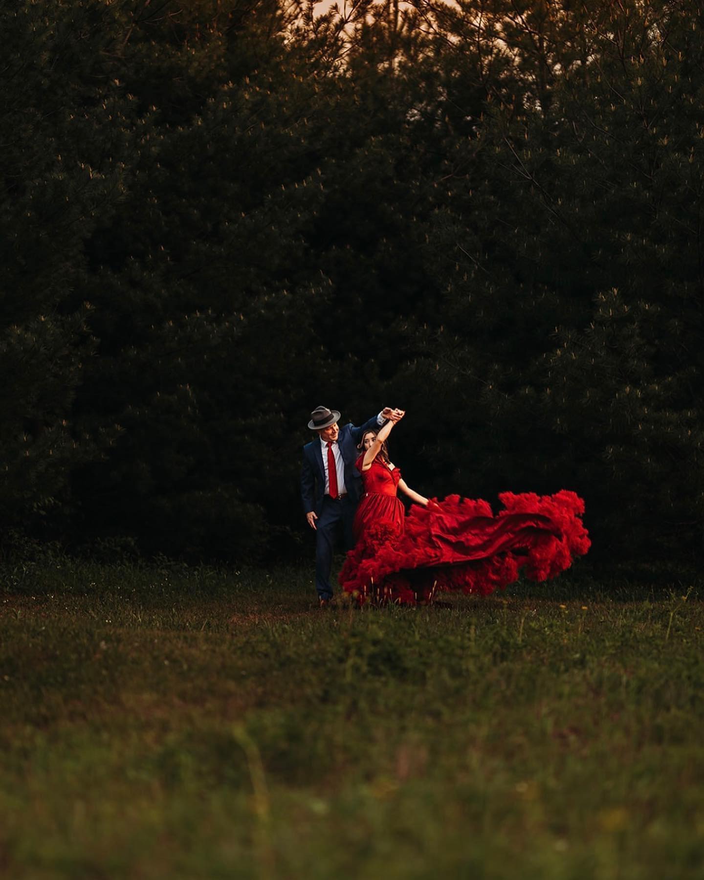 💃🏽💃🏽💃🏽
.
.
.
.
.
.
#sunsetengagementphotos #newhampshireweddingphotographer #vermontphotographer #engaged #engagedaf #nhweddingphotographer #nhengagement #alysonsorchard #anne_mariephotography #instalove #igers #heproposed💍 #howbostongetsengaged #bostonengagementphotographer
#weddingvortex
#thedailywedding
#newenglandphotographer
#bostonusa
#thehappynow
#bostongram
#bostonweddingphotographer
#loveauthentic
#junebugweddings
#weddings
#newenglandwedding
#massachusettswedding
#engagementphotos