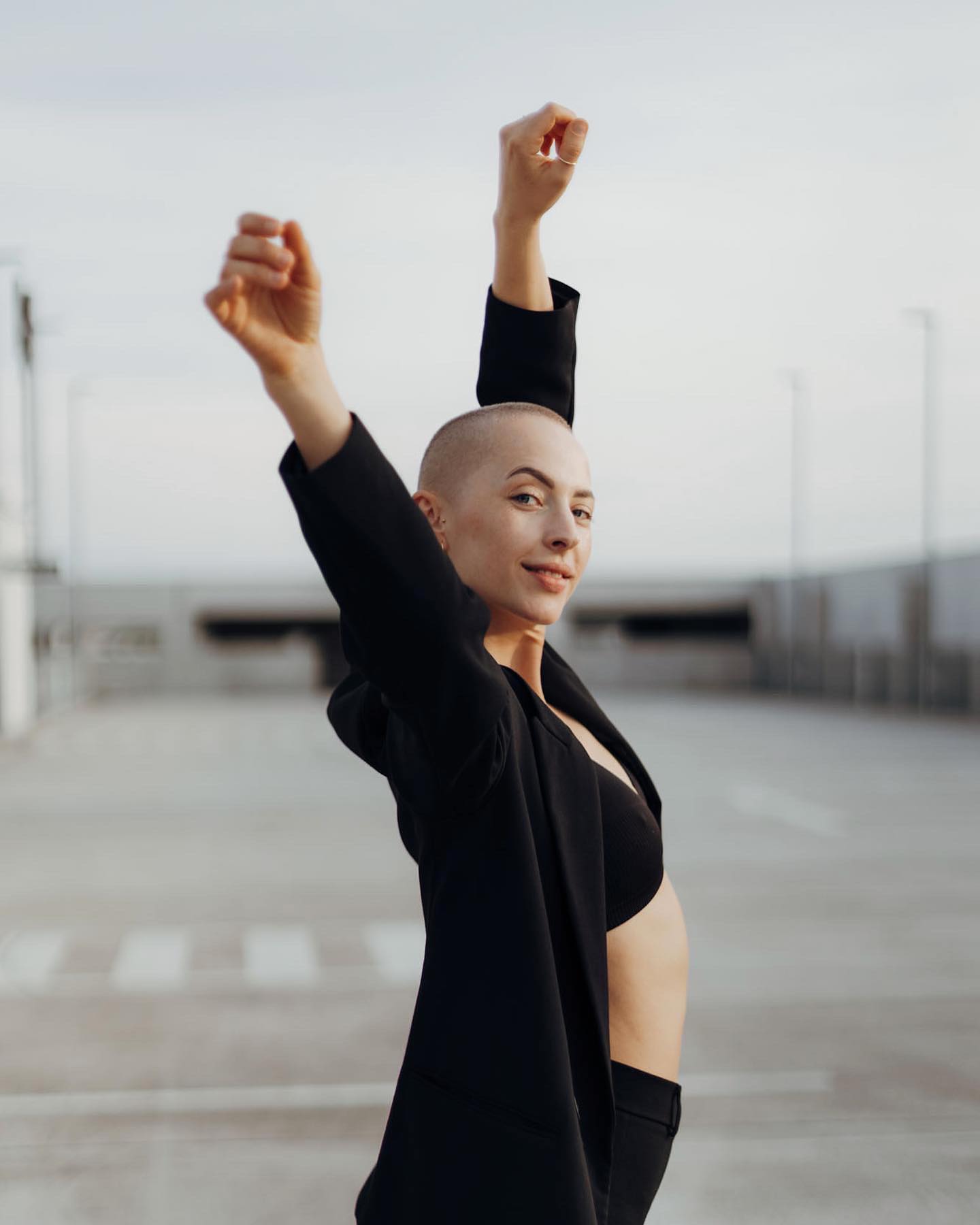 Portrait für Sarah 🤍
.
.
.
.
#portraitphotography
#portrait
#piasimonphotography
#sundowner
#lovemyjob
#availablelight
#dancing