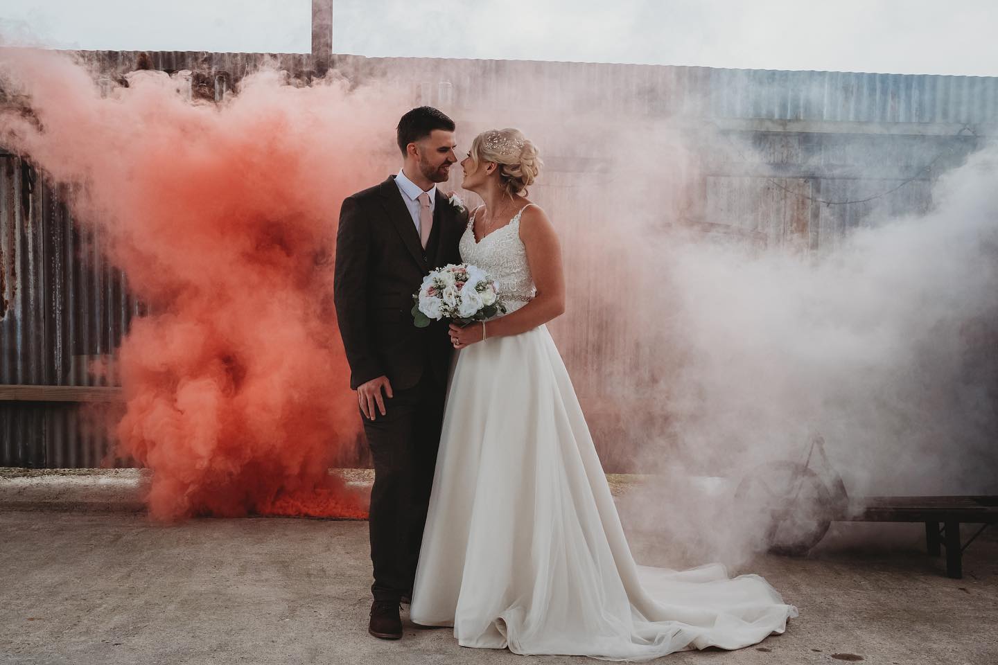 Smoke Signals of Love from the striking Mr & Mrs Rawle ๐ฅ๐ฅ
Congratulations to the both of you! ๐ It was a pleasure capturing the magic of your big day! ๐ธ๐
@dairyhousefarm_barnweddings
#somersetweddingsuppliers #weddingphotography #southwestphotographer #barnweddings #southwestwedding #photooftheday #couplegoals #smokebomb #smokebombphotography #pldphotography