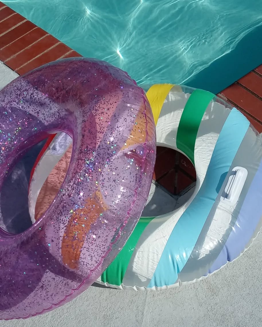 Although it doesn't feel like it today ☔ the hot season is upon us!
Pool floats, beach supplies, and things to keep your pets cool & comfy are in the stores now. Stock up on these things before the heat is back for the best chance at a good selection.
All items pictured are from Target. 🎯