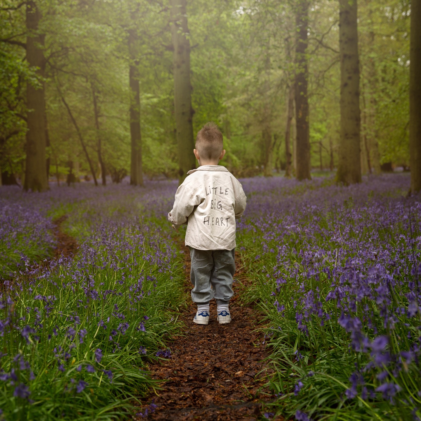 I have been a little slack on sharing photos from my bluebell minis this year as we had an early family summer holiday, but I wanted to say a big thank you to all the families that booked a session with me this year.
Check out this awesome dude here, little Albert. A great jacket!
.
.
.
.
.
.
.
#sjrichardsonphotography #bluebellphotoshoot #henleywoods #familyphotographer #childphotographer #familyphotography #woodlandphotoshoot #bluebellminisessions #oxfordphotographer