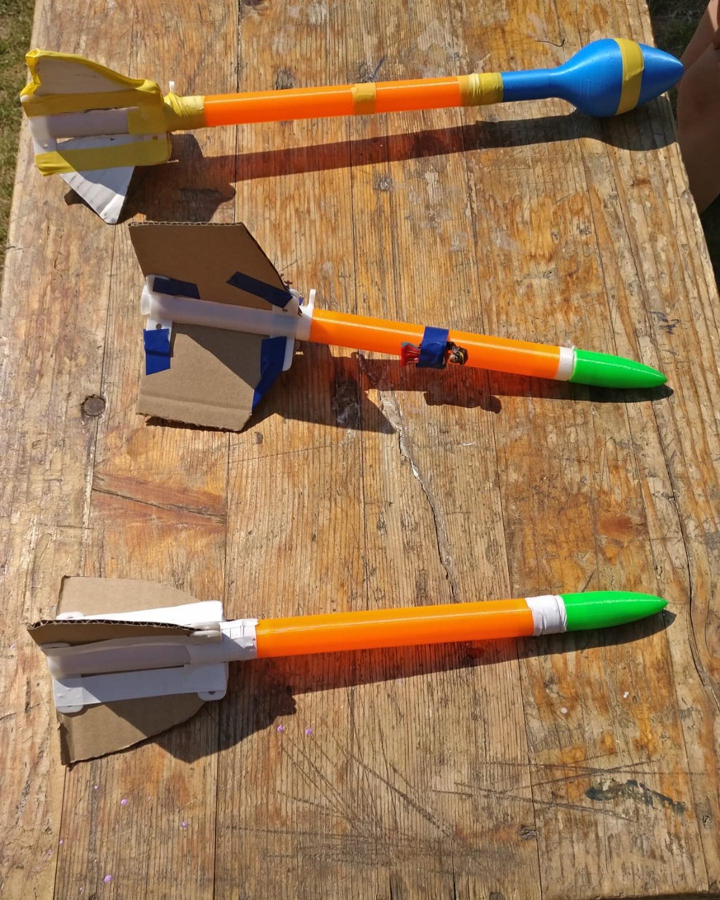 🎨 De Kracht van Verbeelding! 🌟 Wij hebben geholpen deze gave rakketten te ontwikkelen met behulp van 3D printen. Het was een leuke en leerzame dag! Laat je inspireren, innoveer en laat je verbeelding opstijgen! 🚀✨ #3DPrintingWonders #CreatieveGemeenschap #nederlandse3dprinting