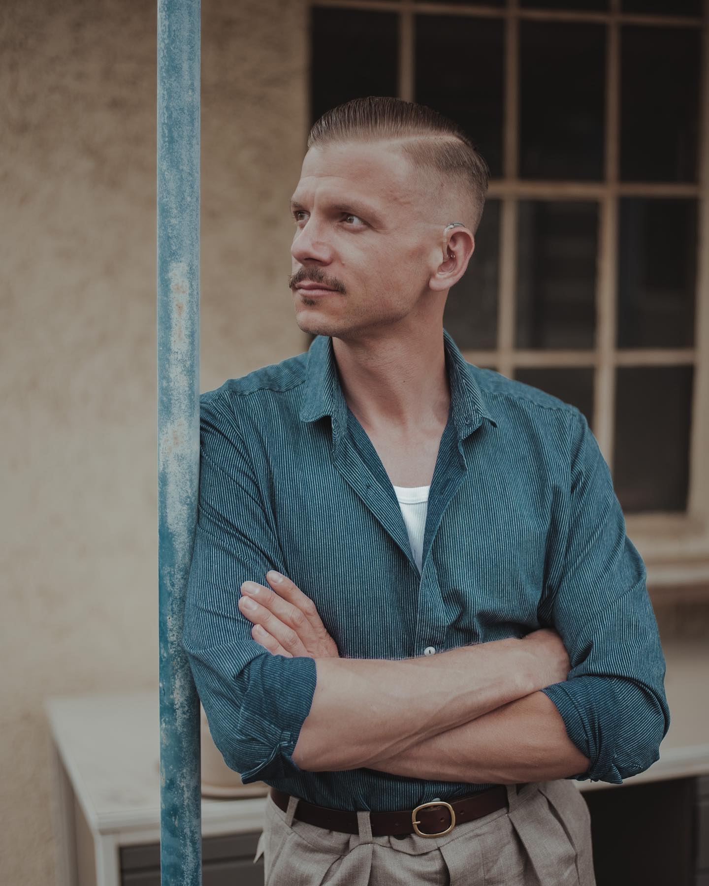 @_davide_heritage wearing his VINTAGE belt in brown color.
Thank you!
Photo credit: @justlifefoto
#nemoleathergoods #leatherbelt #classicbelt #vintagebelt #brassbuckle #vintagestyle #heritagelifestyle #ruggedguy #40sstyle #40’style #gentelmanstyle #50sstyle #ceintureencuir #1940style #gentelmanstyle #1950s