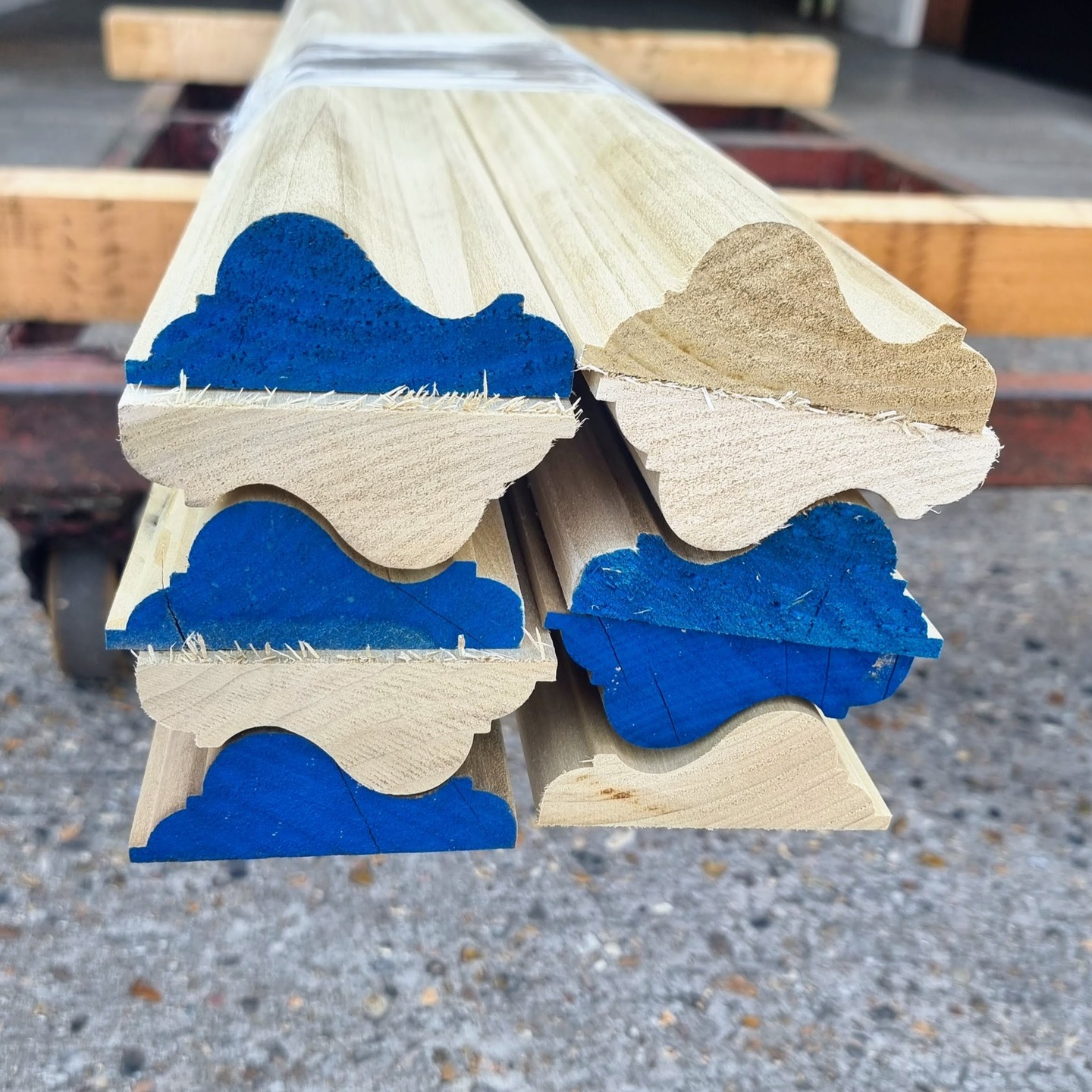 Bespoke Tulipwood Architrave fresh out of our machine shop to match our customers existing design.
36 x 92mm, 2.4m lengths.
#hardwood #interiordesign #timber #joinery #wood #woodwork #woodworking #joinery #lumber #carpentry